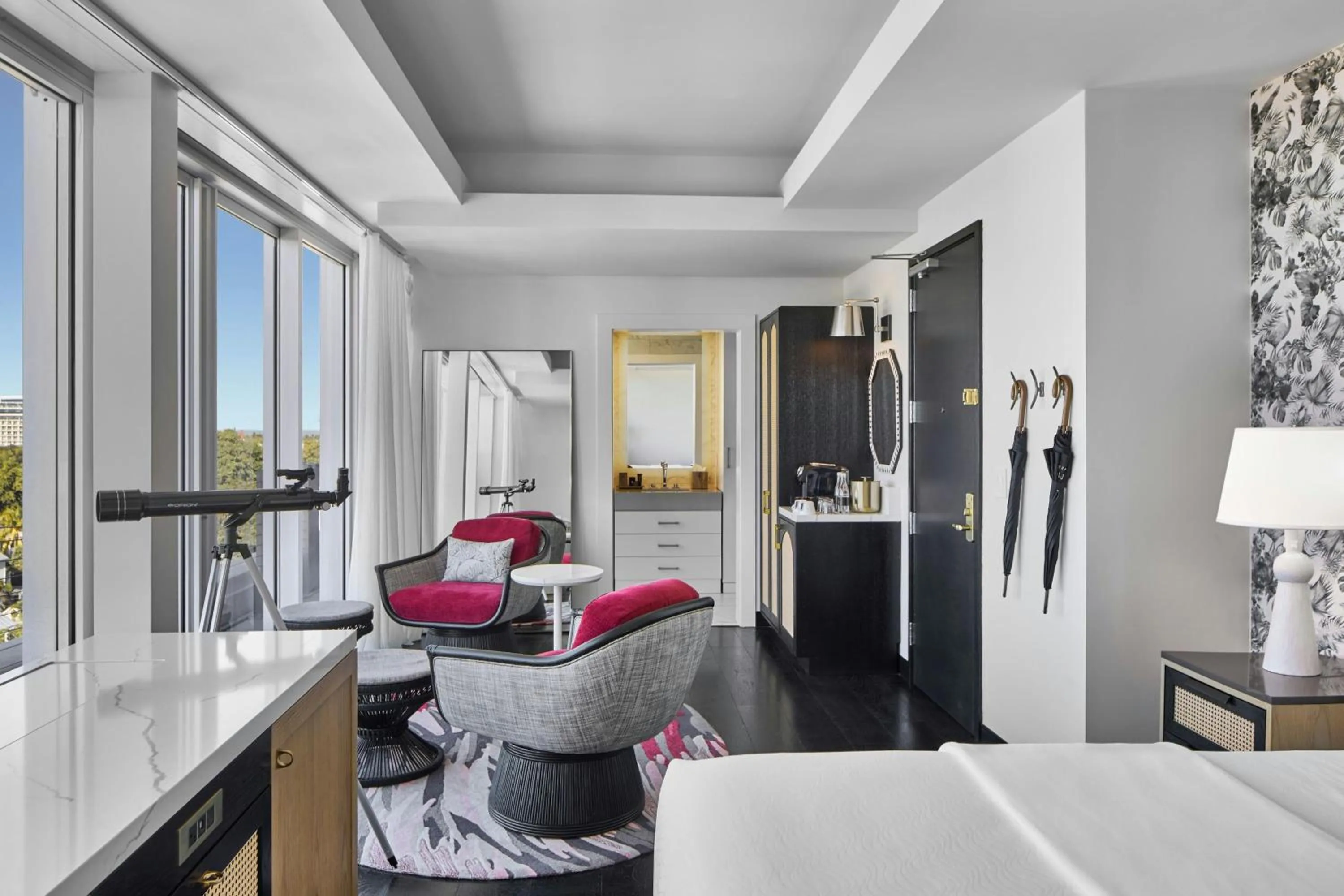 Lounge or bar, Bed in La Concha Key West, Autograph Collection