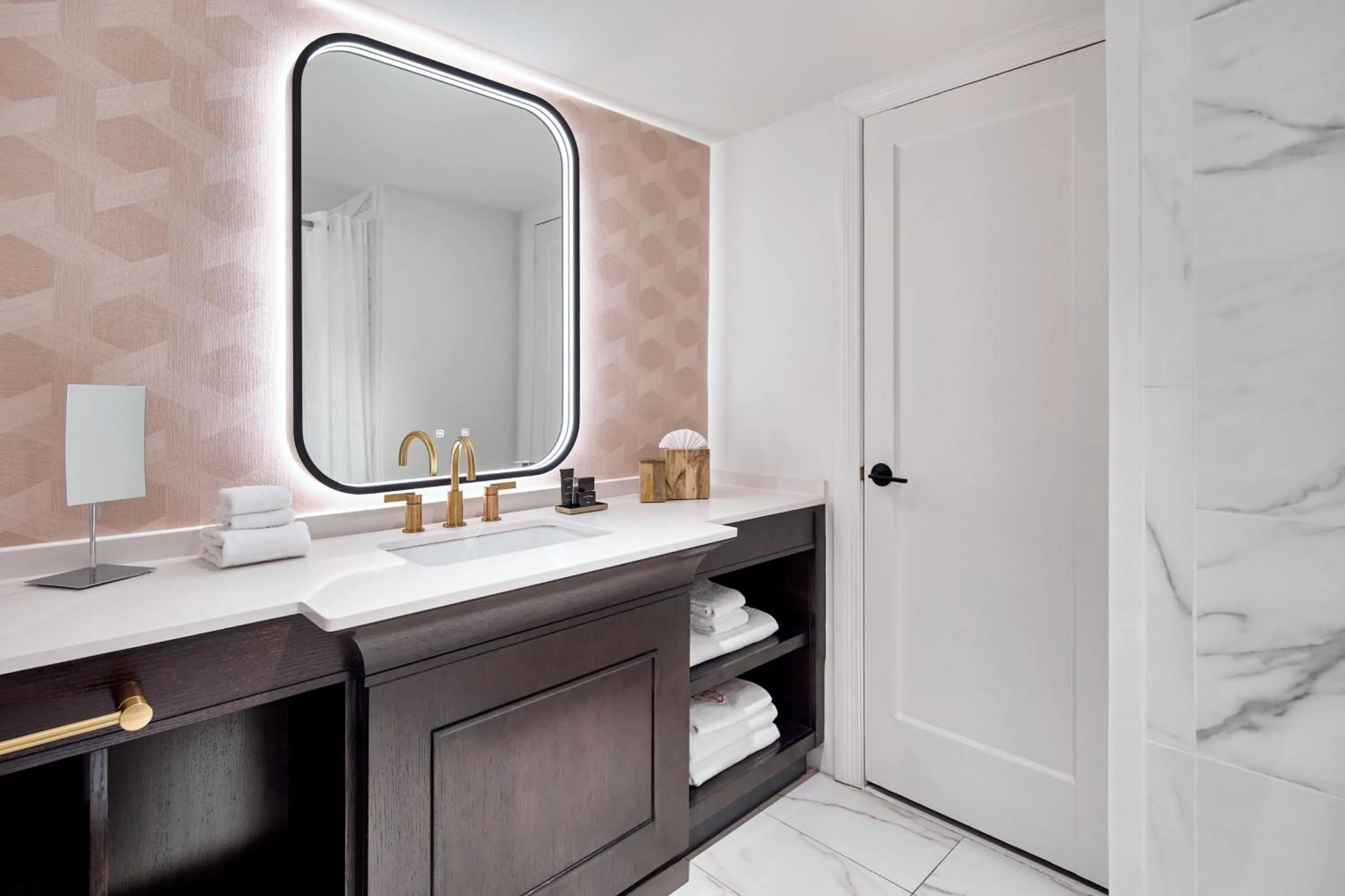 Bathroom in La Concha Key West, Autograph Collection