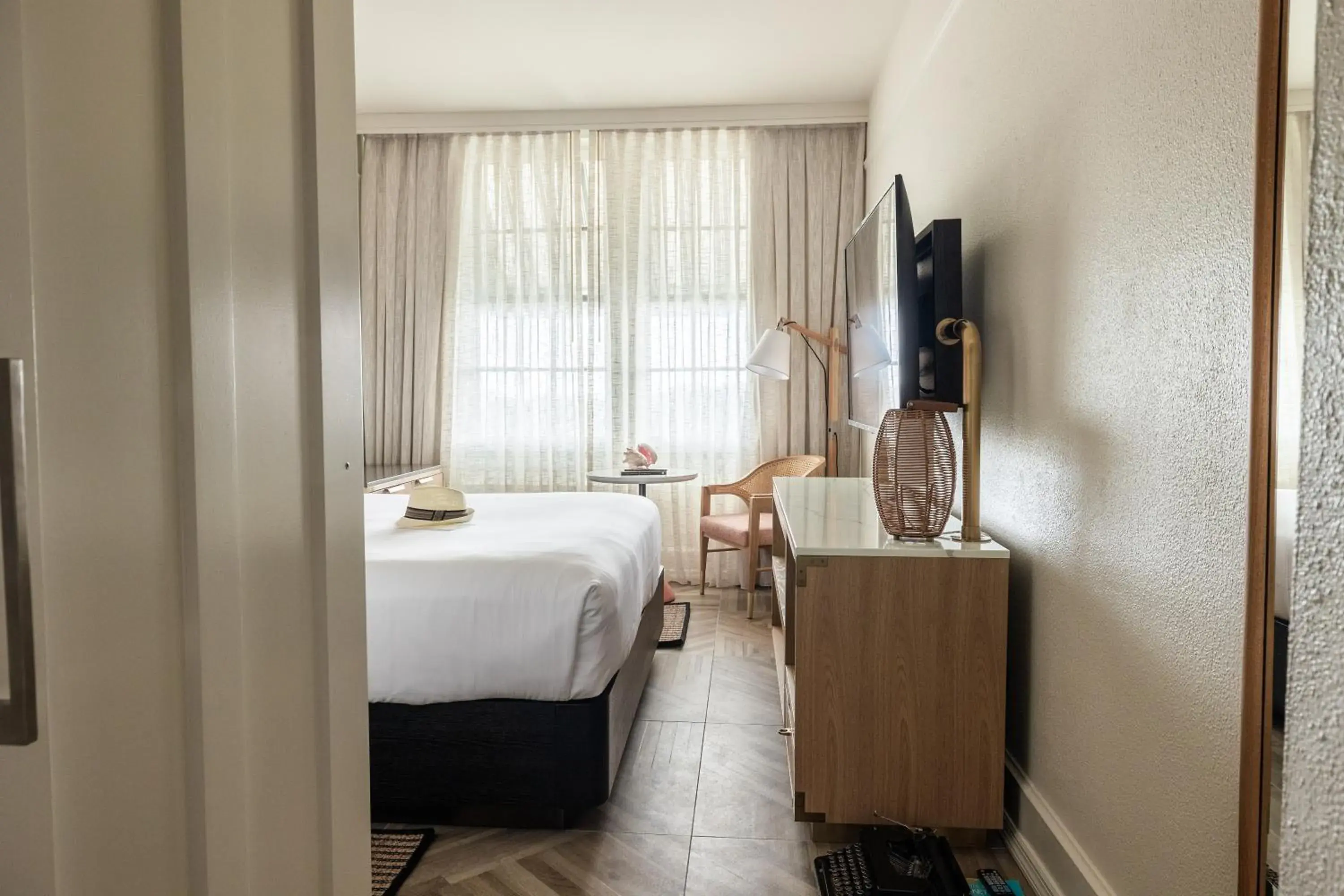 Bedroom, Bed in La Concha Key West, Autograph Collection Bedroom, Bed in La Concha Key West, Autograph Collection