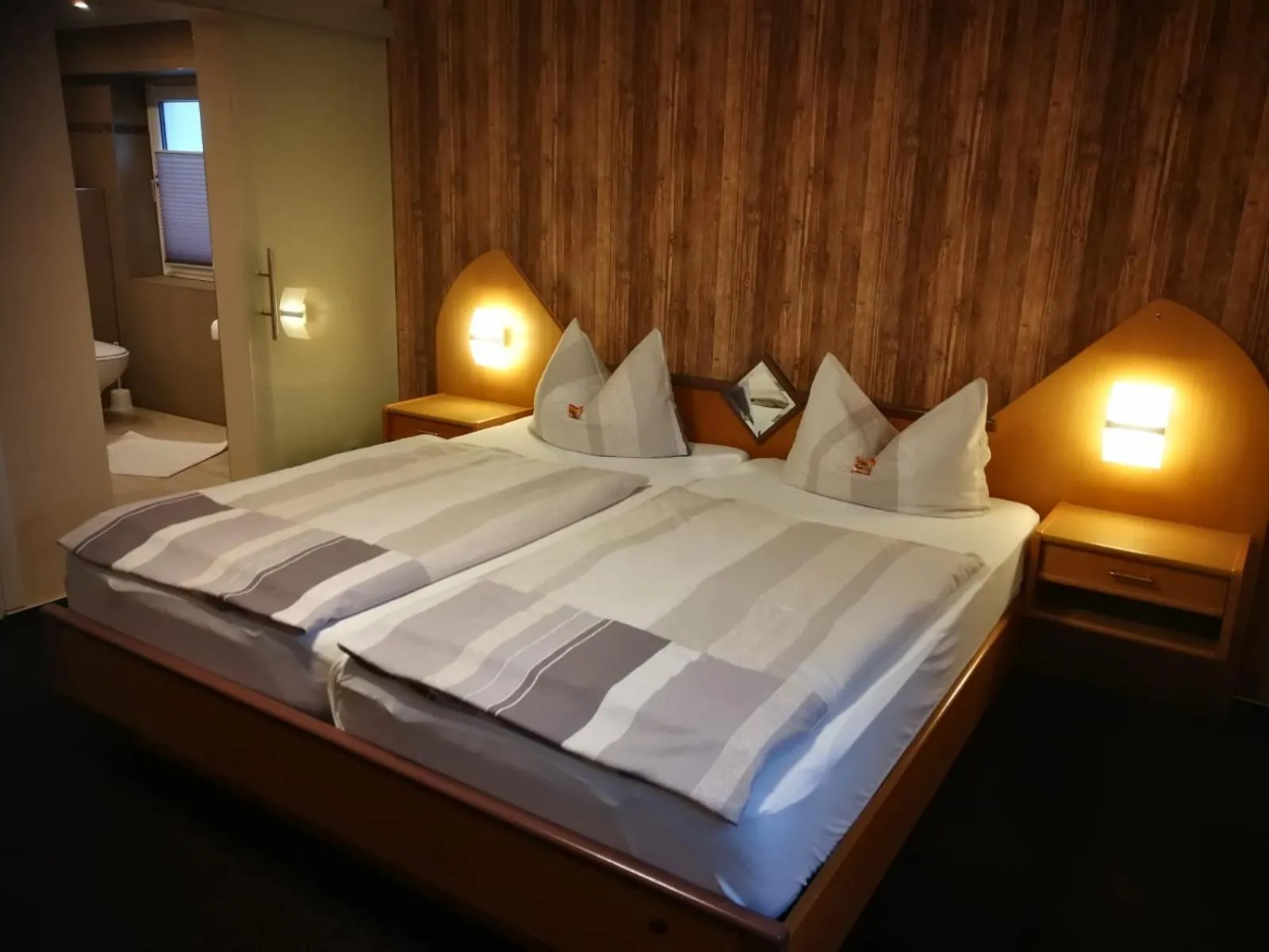 Photo of the whole room, Bed in Land-Hotel Mühlengrund