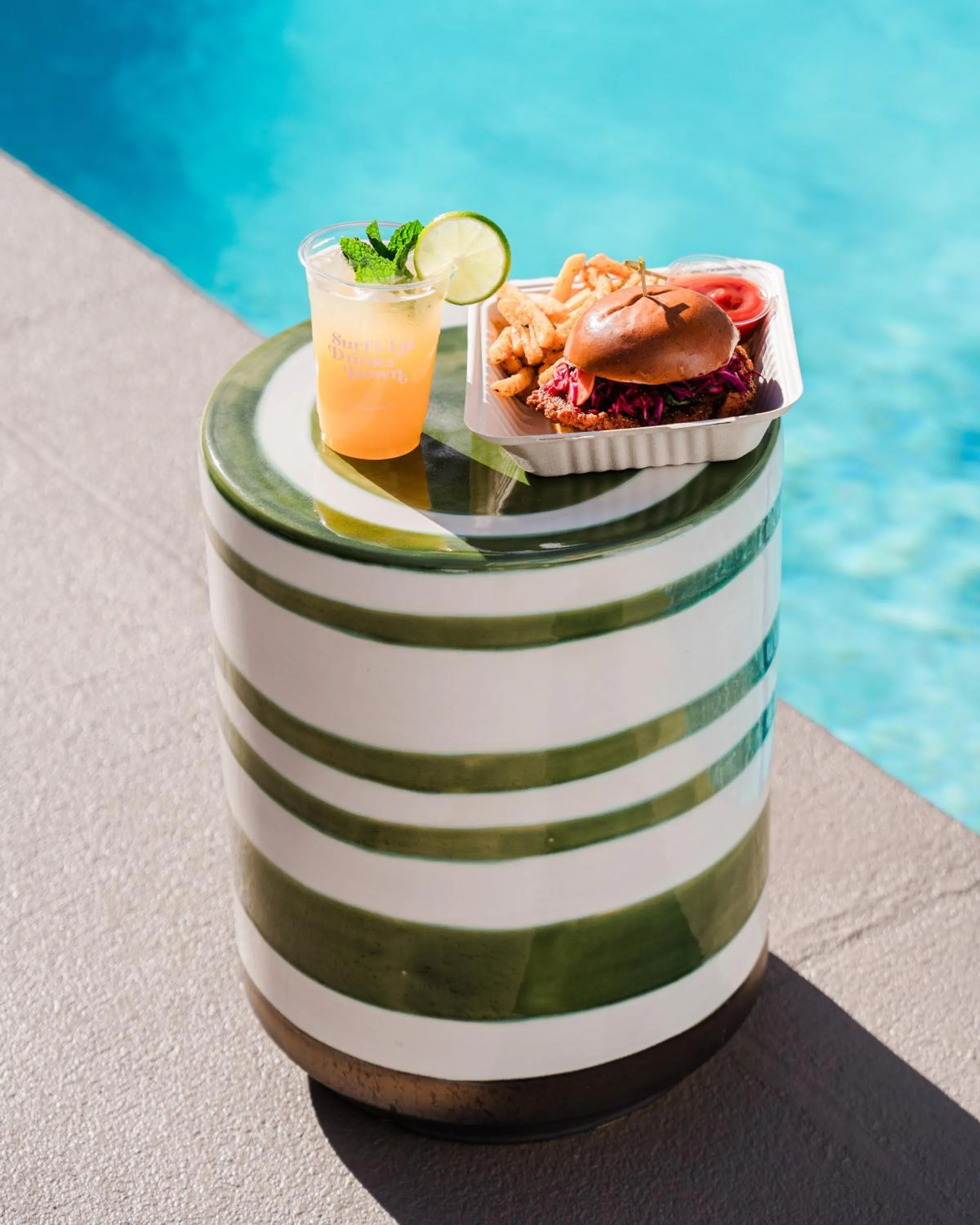 Food and drinks in The Pierside Santa Monica