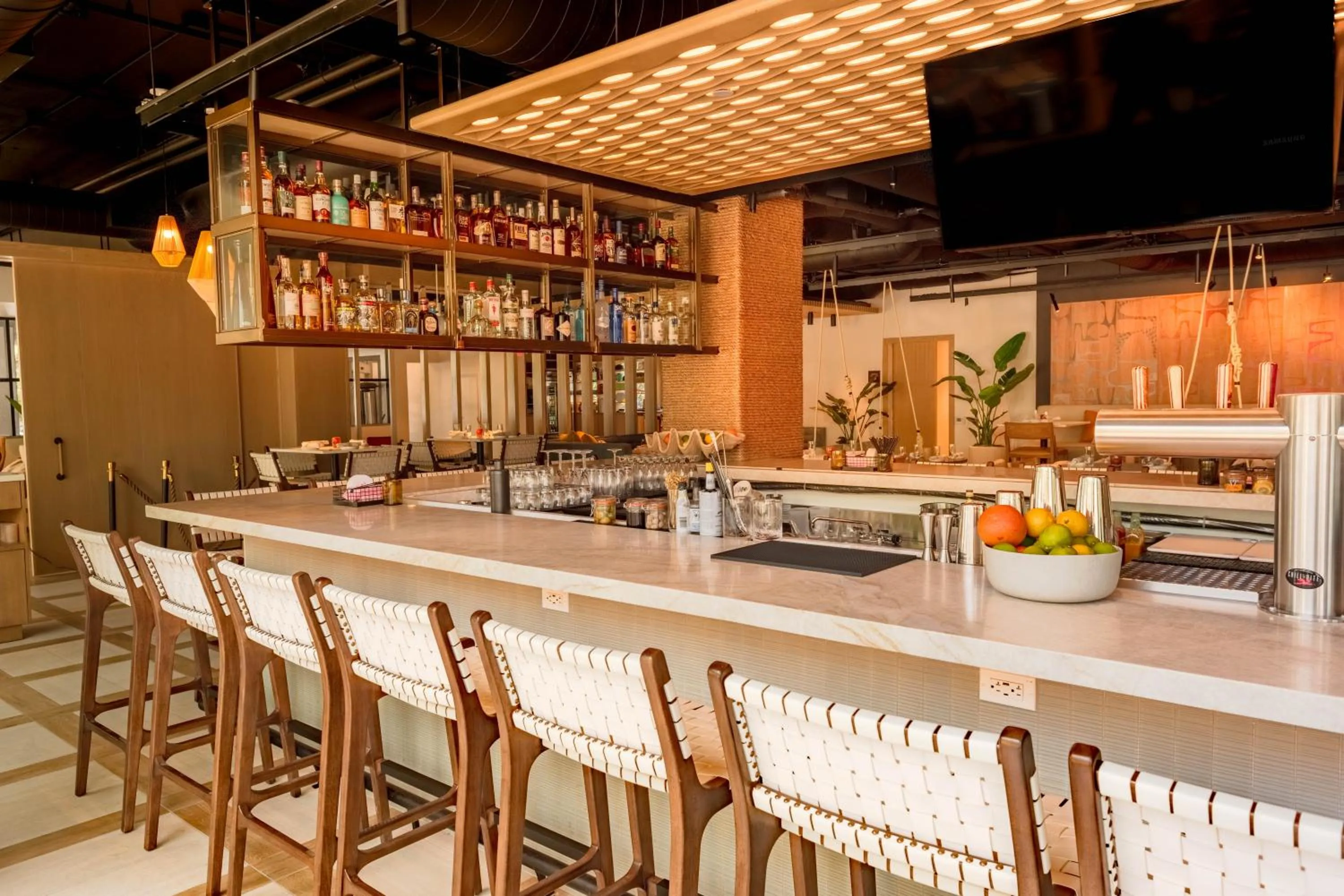 Lounge or bar in The Pierside Santa Monica