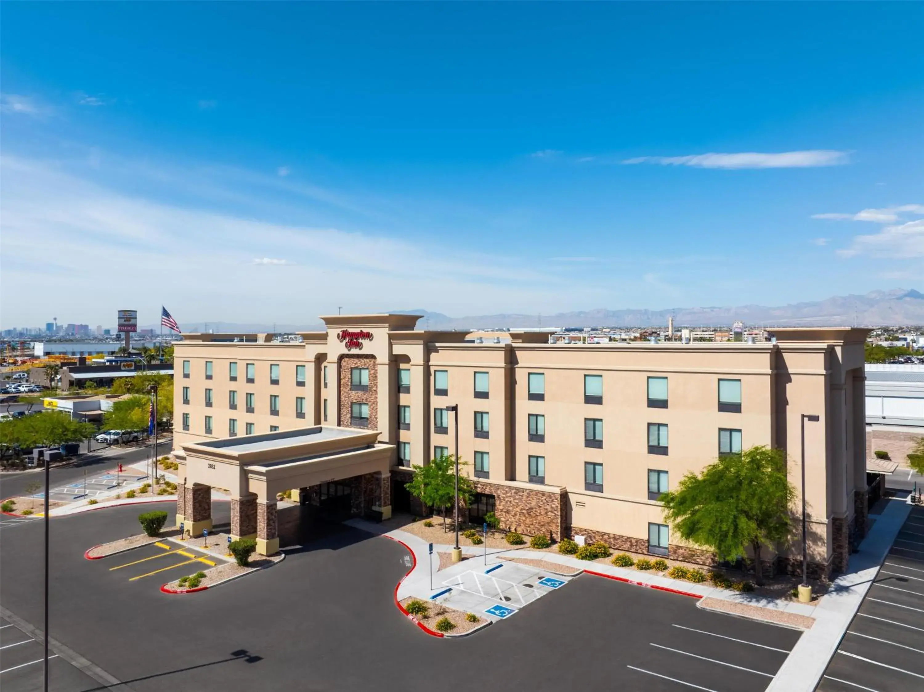 Property building in Hampton Inn Las Vegas/North Speedway Property building in Hampton Inn Las Vegas/North Speedway