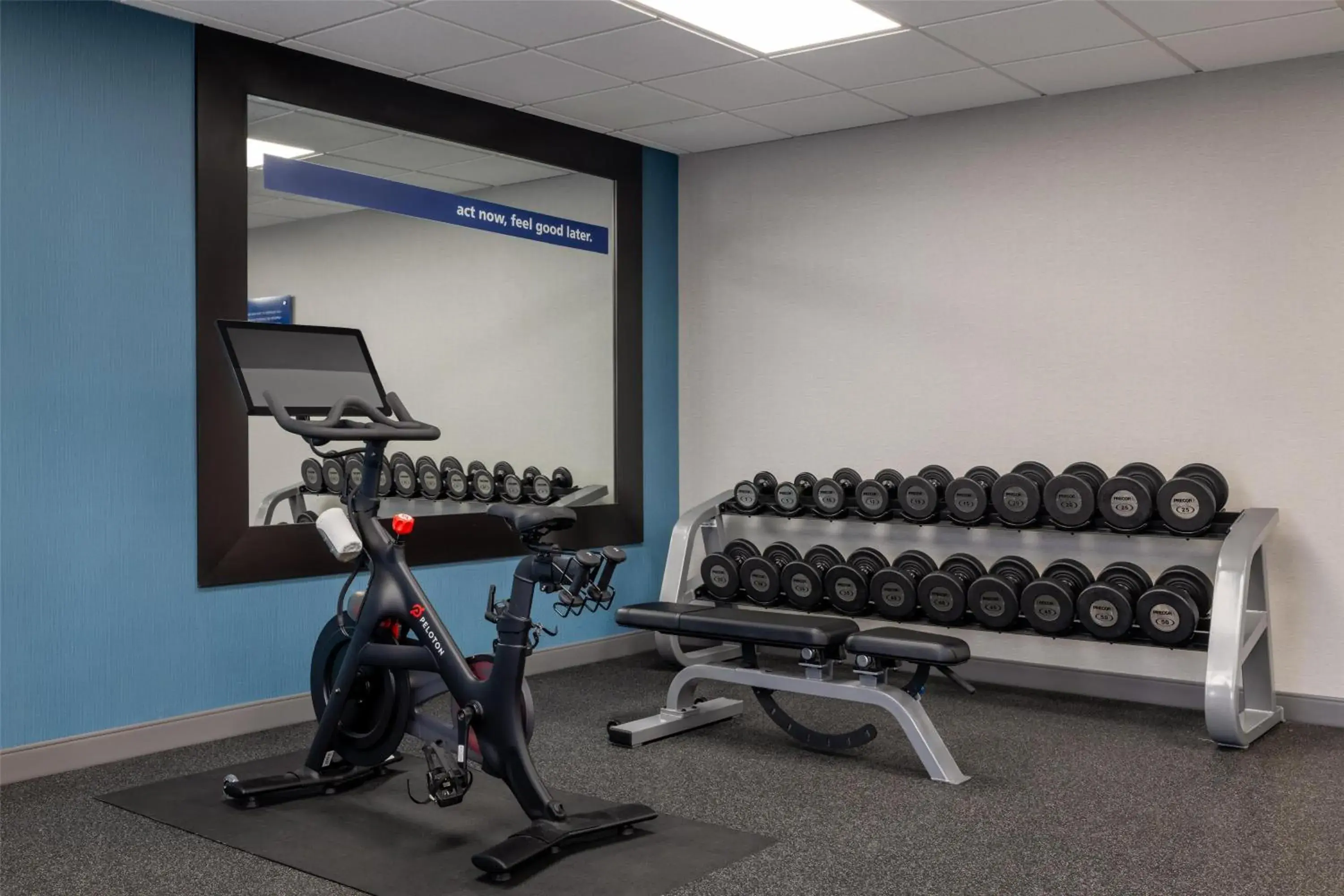 Fitness centre/facilities in Hampton Inn Las Vegas/North Speedway Fitness centre/facilities in Hampton Inn Las Vegas/North Speedway