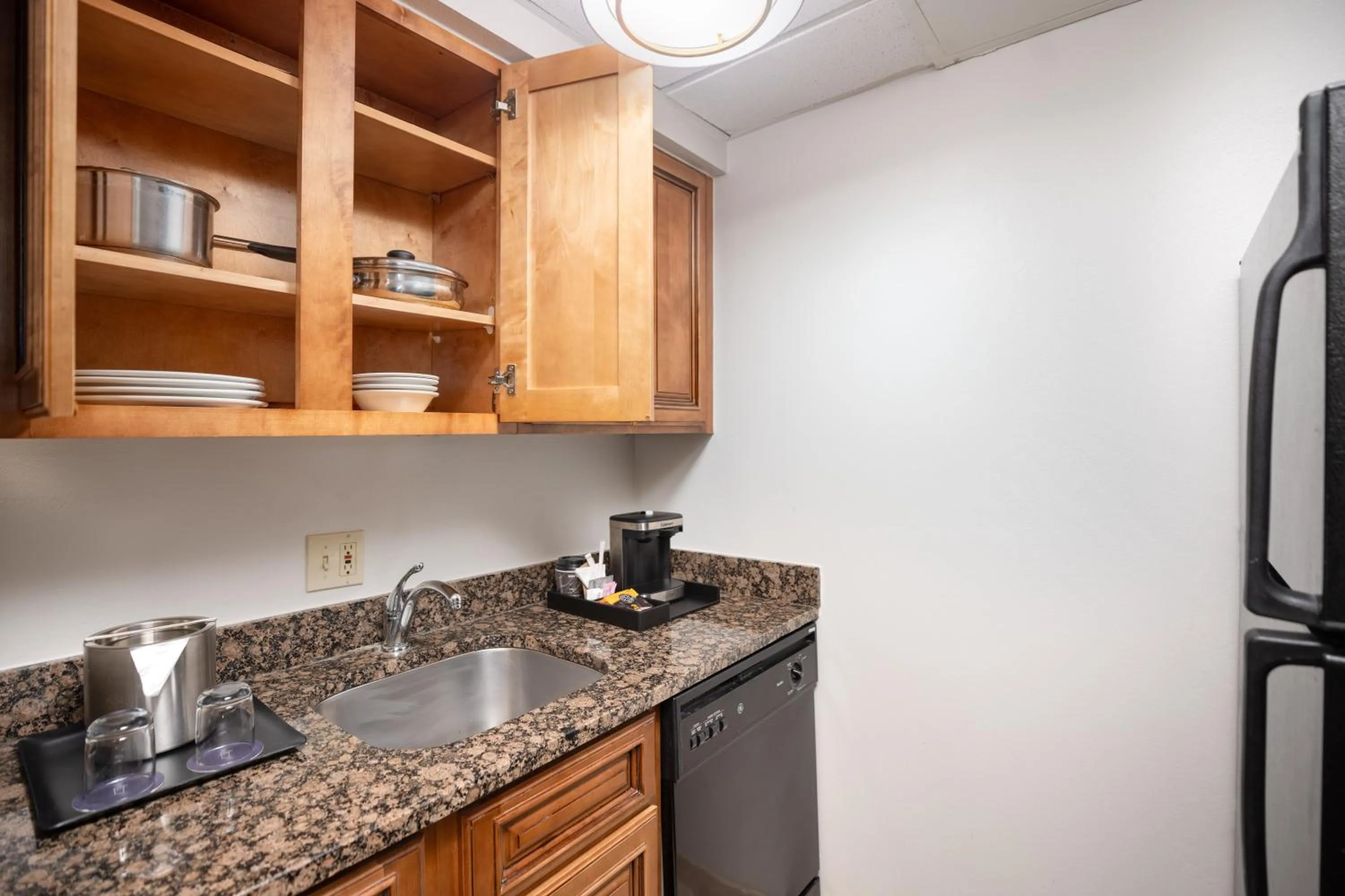 Kitchen or kitchenette in DoubleTree by Hilton Houston Medical Center Hotel & Suites