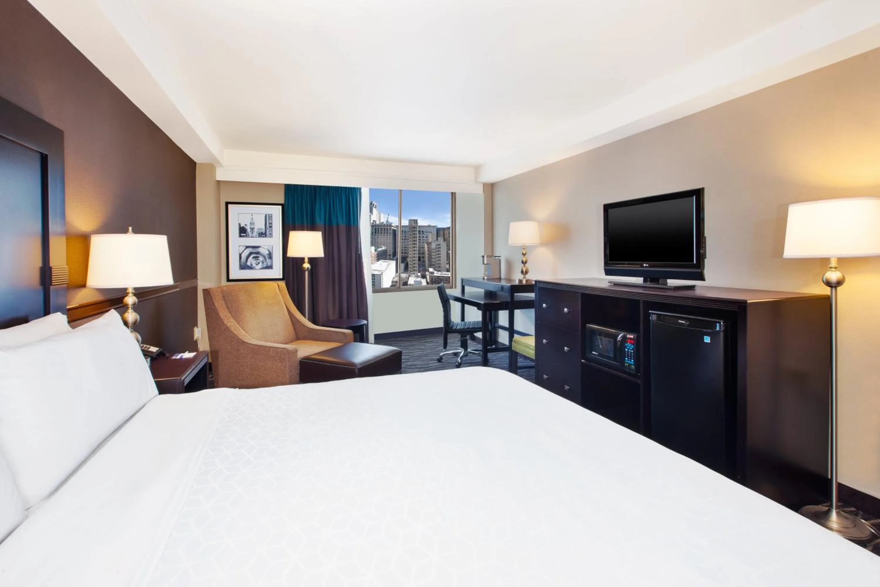 Photo of the whole room, Bed in Holiday Inn Express Philadelphia-Midtown by IHG