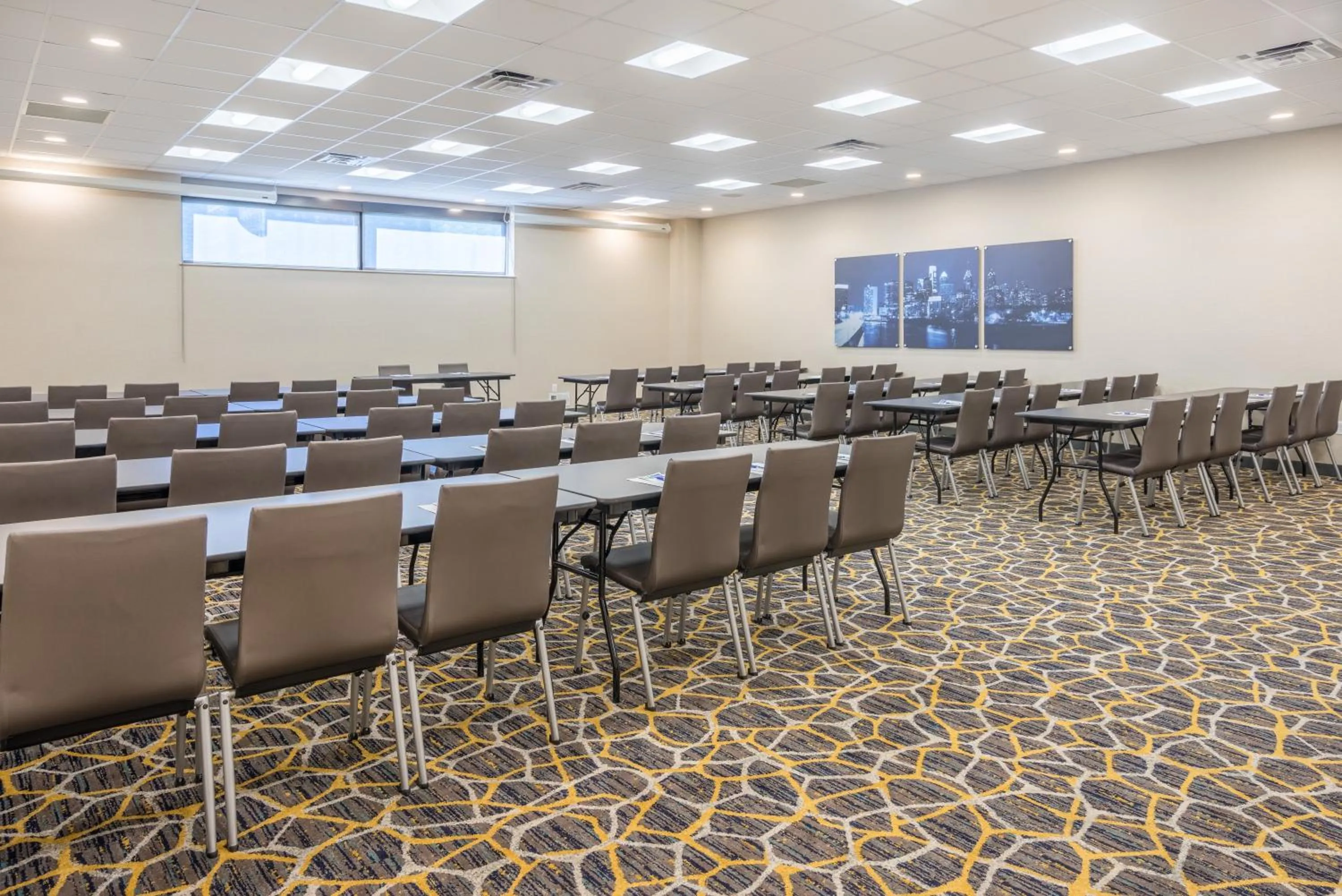 Meeting/conference room in Holiday Inn Express Philadelphia-Midtown by IHG