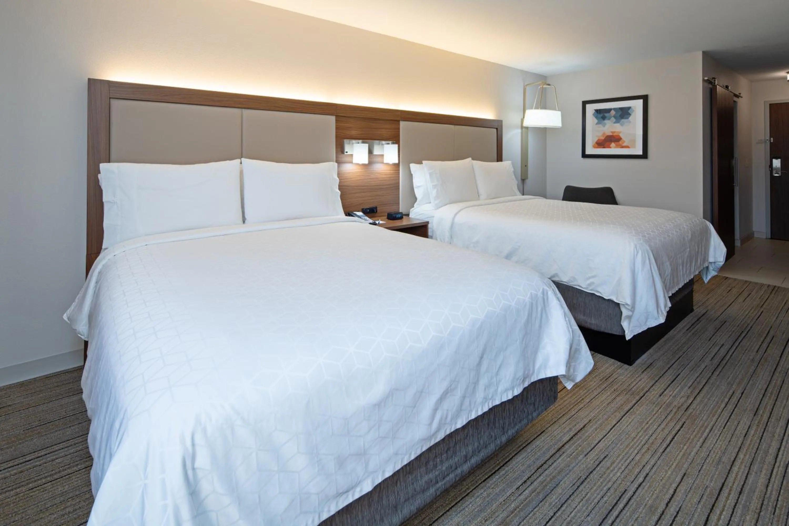 Photo of the whole room, Bed in Holiday Inn Express Seattle - Sea-Tac Airport by IHG
