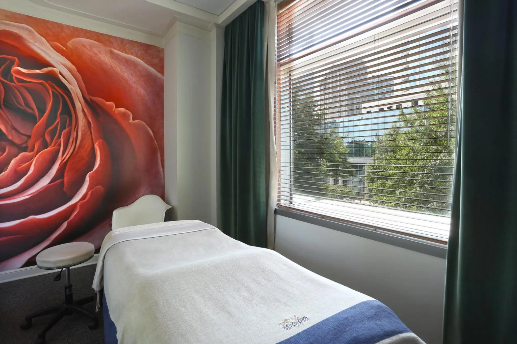 Spa and wellness centre/facilities, Bed in InterContinental Buckhead Atlanta by IHG