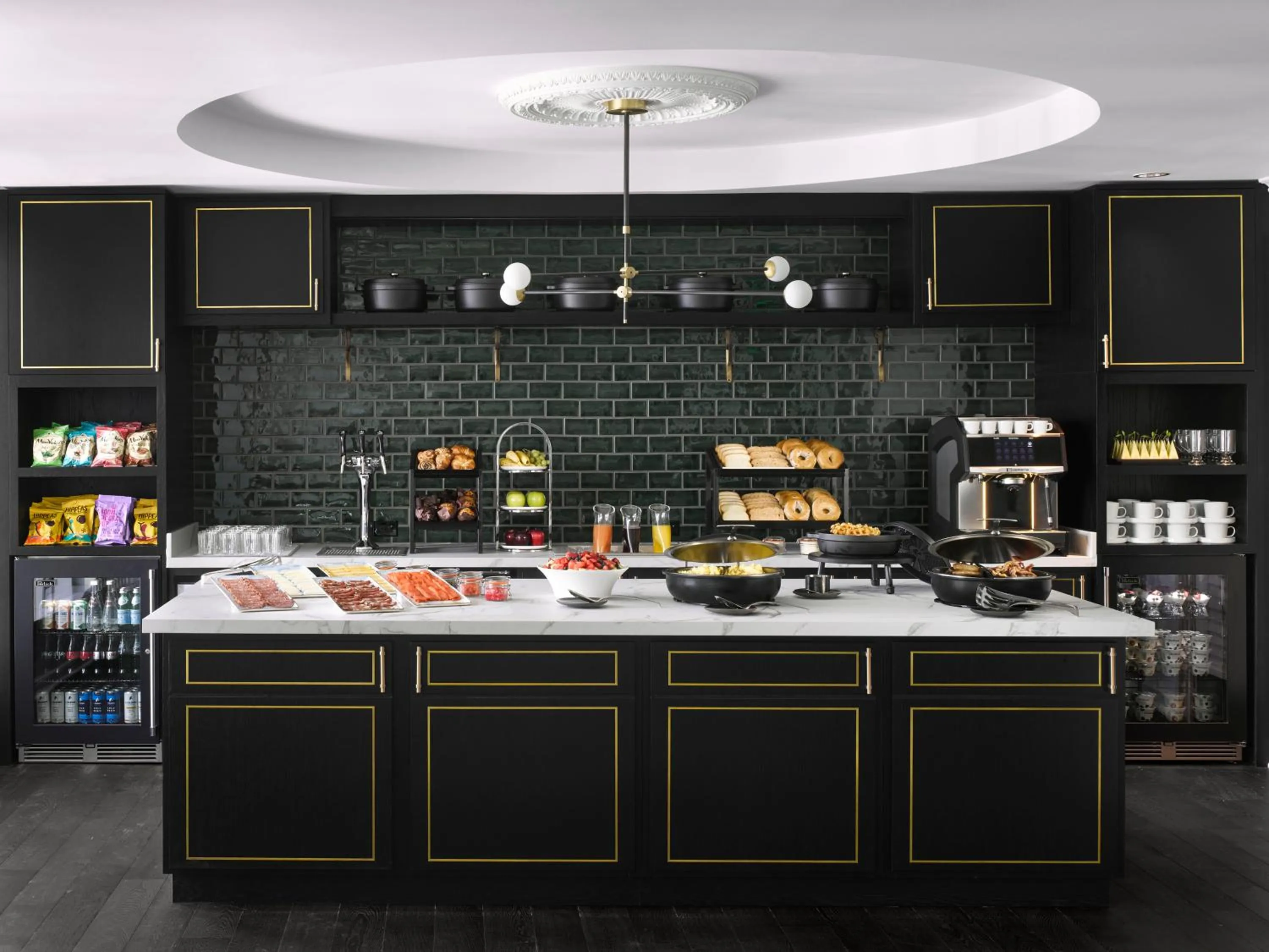 Lounge or bar in InterContinental Buckhead Atlanta by IHG