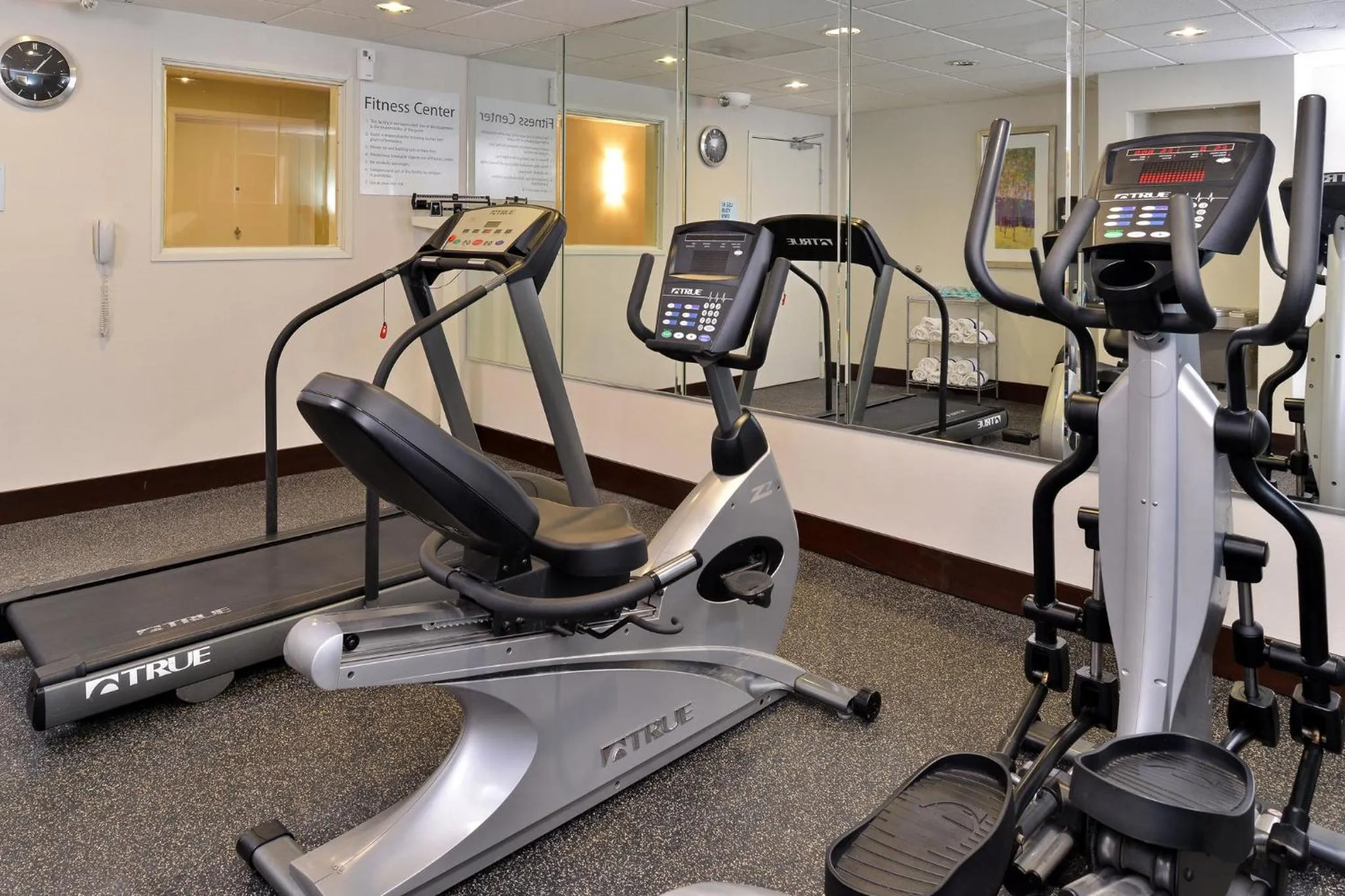 Fitness centre/facilities in Holiday Inn Express Fresno River Park Highway 41 by IHG