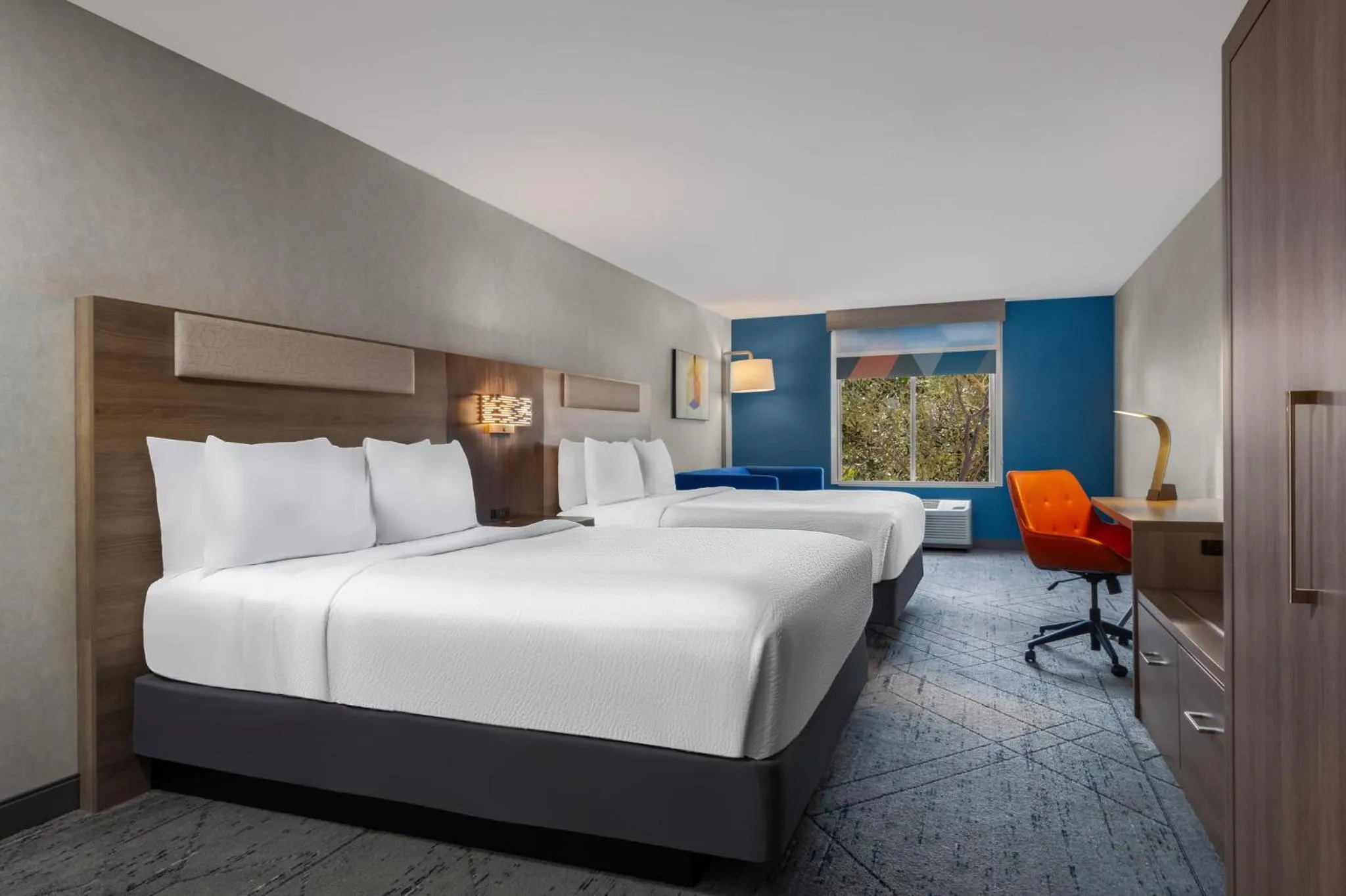 Photo of the whole room, Bed in Holiday Inn Express Fresno River Park Highway 41 by IHG