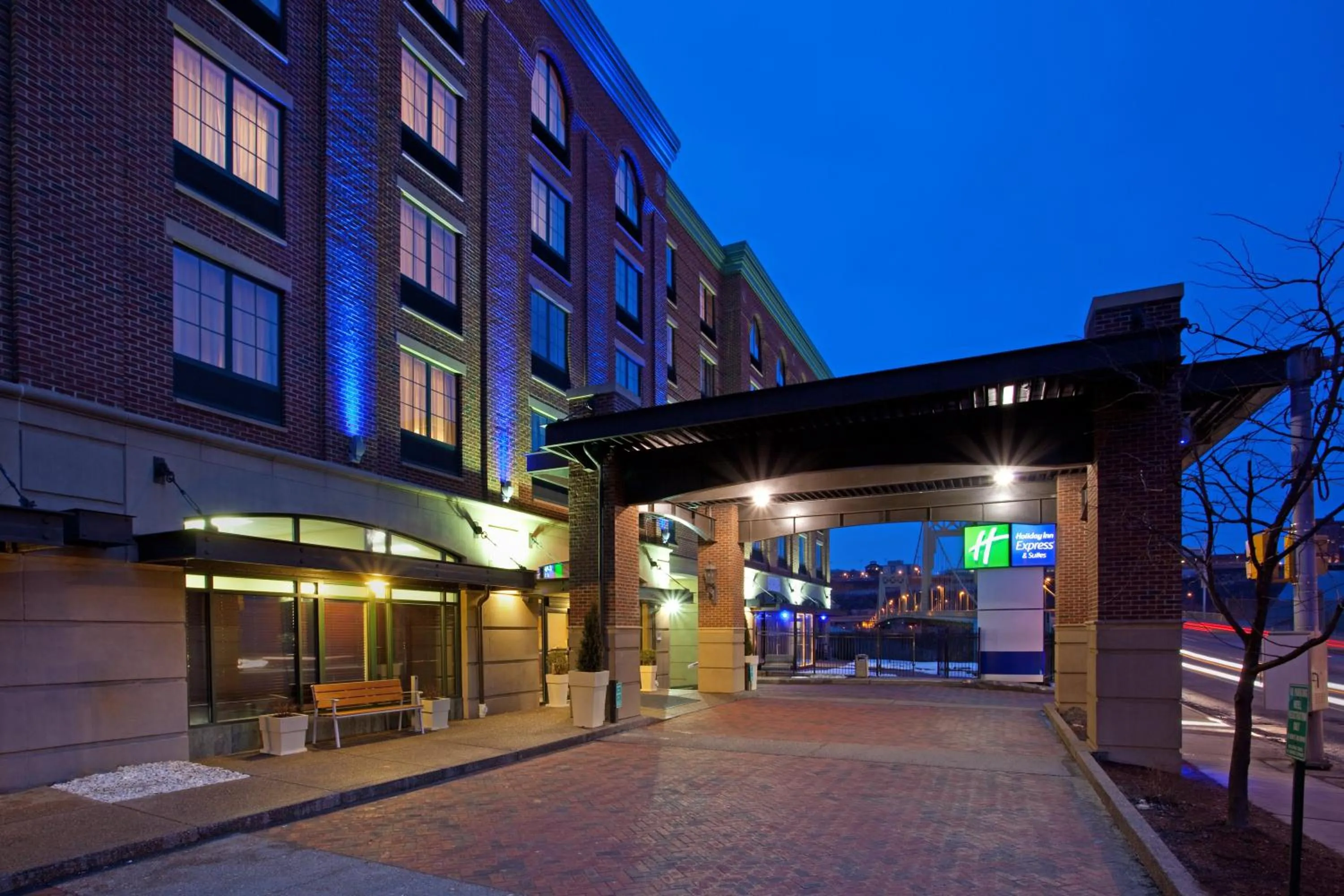 Property building in Holiday Inn Express Hotel & Suites Pittsburgh-South Side by IHG