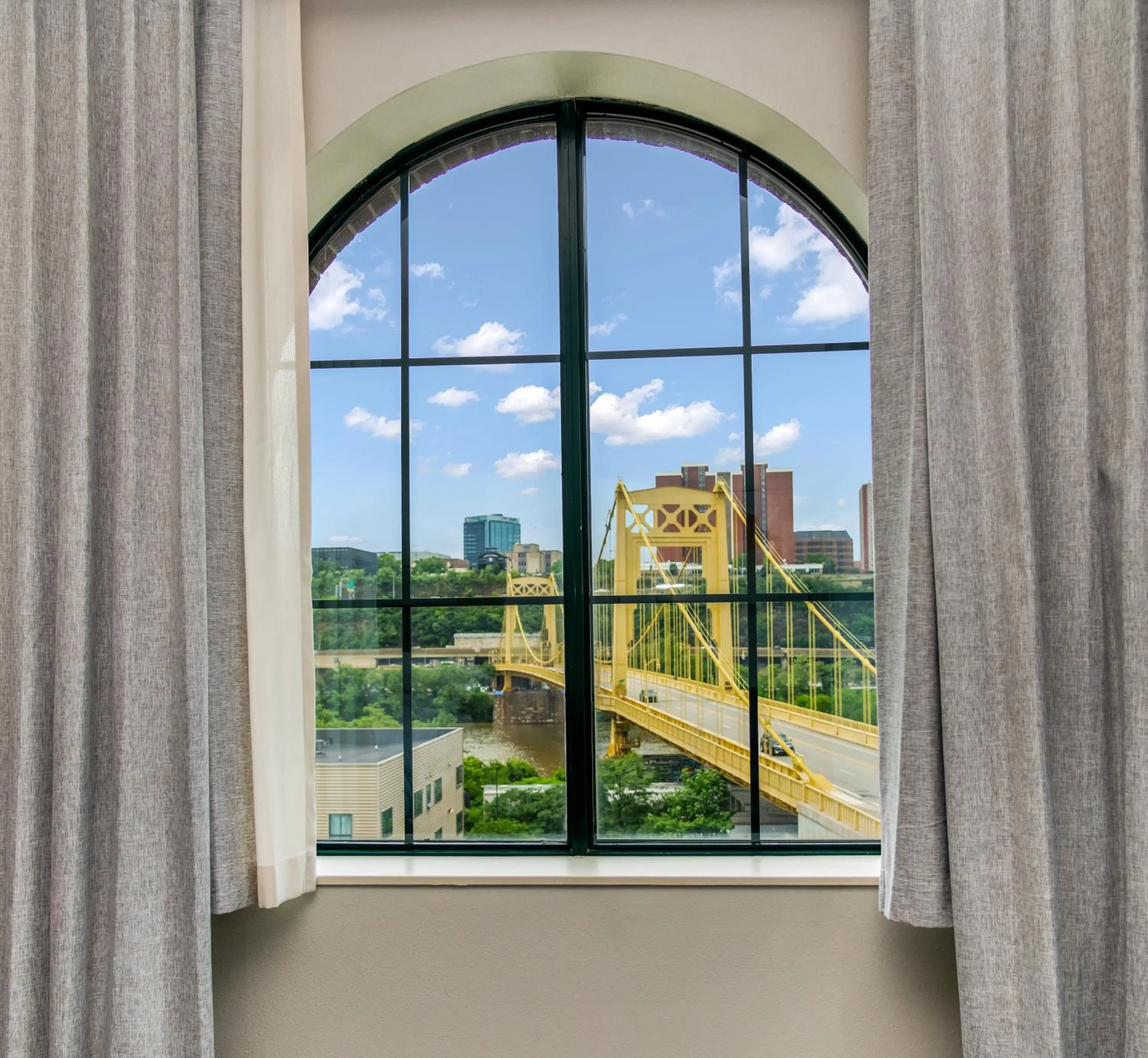 City view in Holiday Inn Express Hotel & Suites Pittsburgh-South Side by IHG