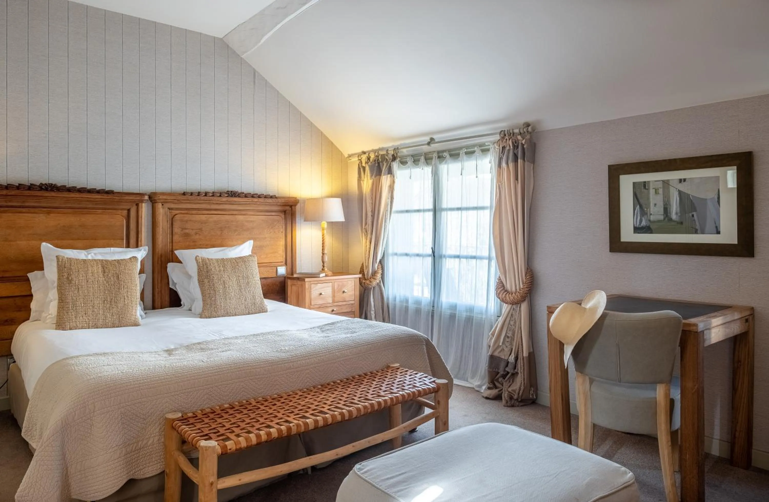 Bed in La Marine de Loire Hôtel & Spa