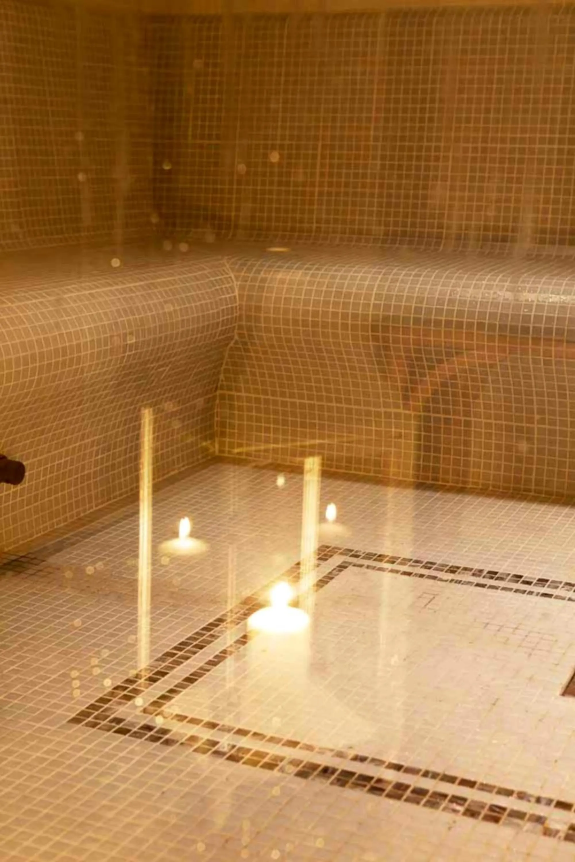 Steam room in La Marine de Loire Hôtel & Spa