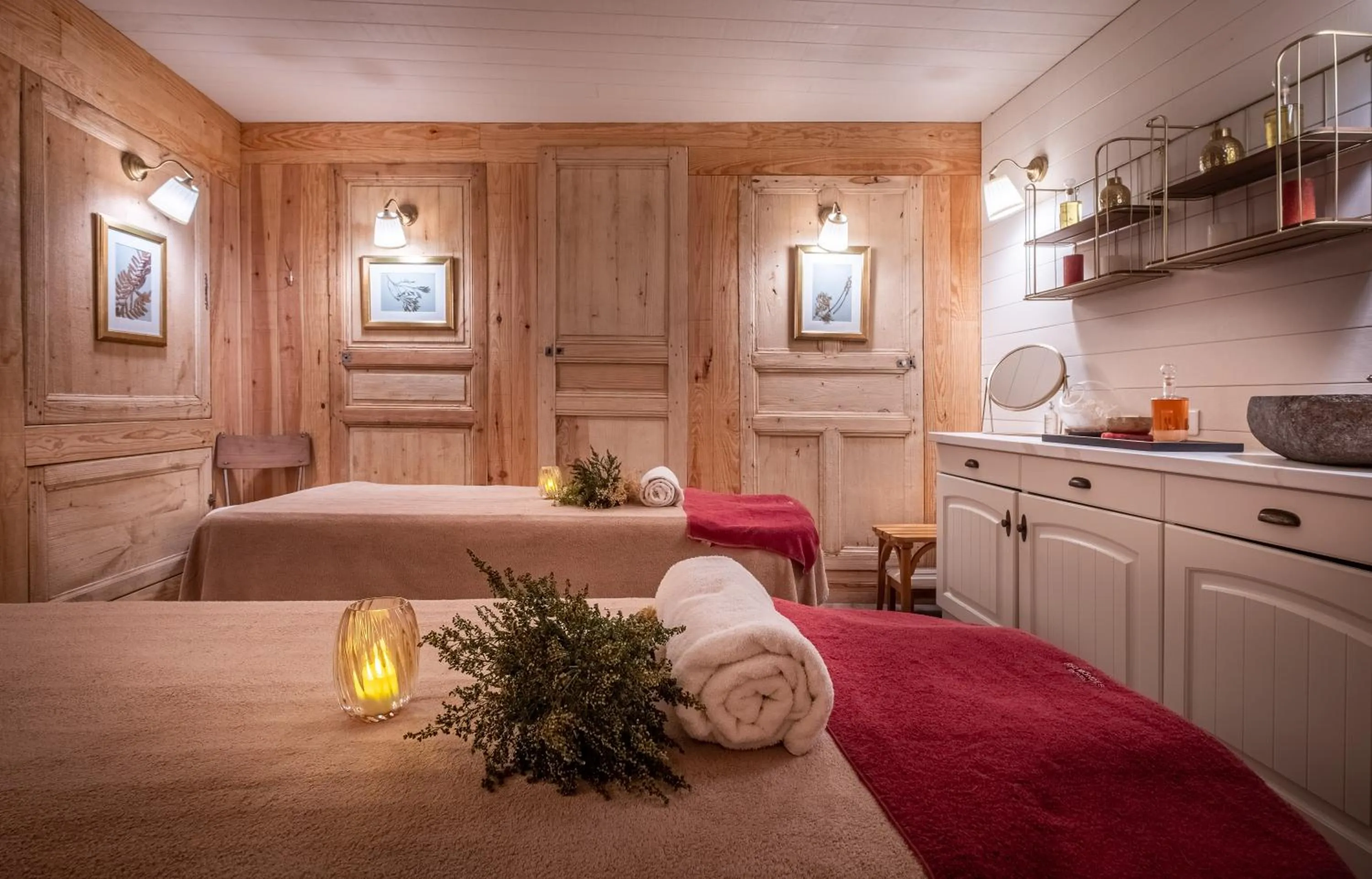 Bed in La Marine de Loire Hôtel & Spa