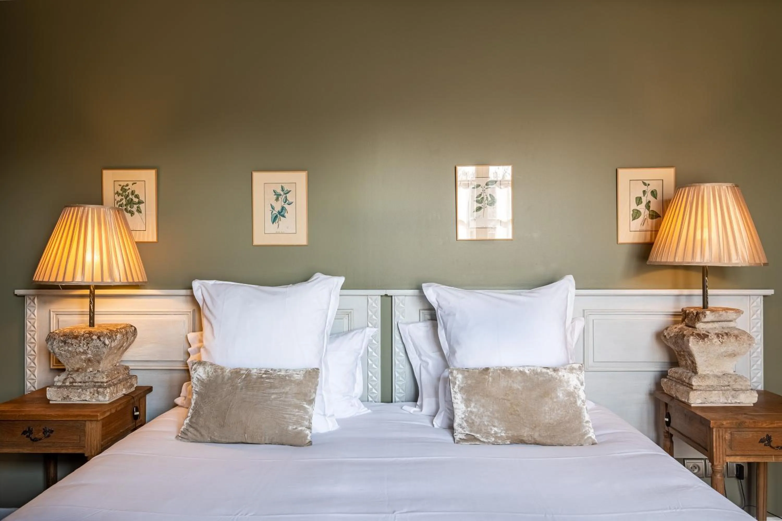 Bed in La Marine de Loire Hôtel & Spa