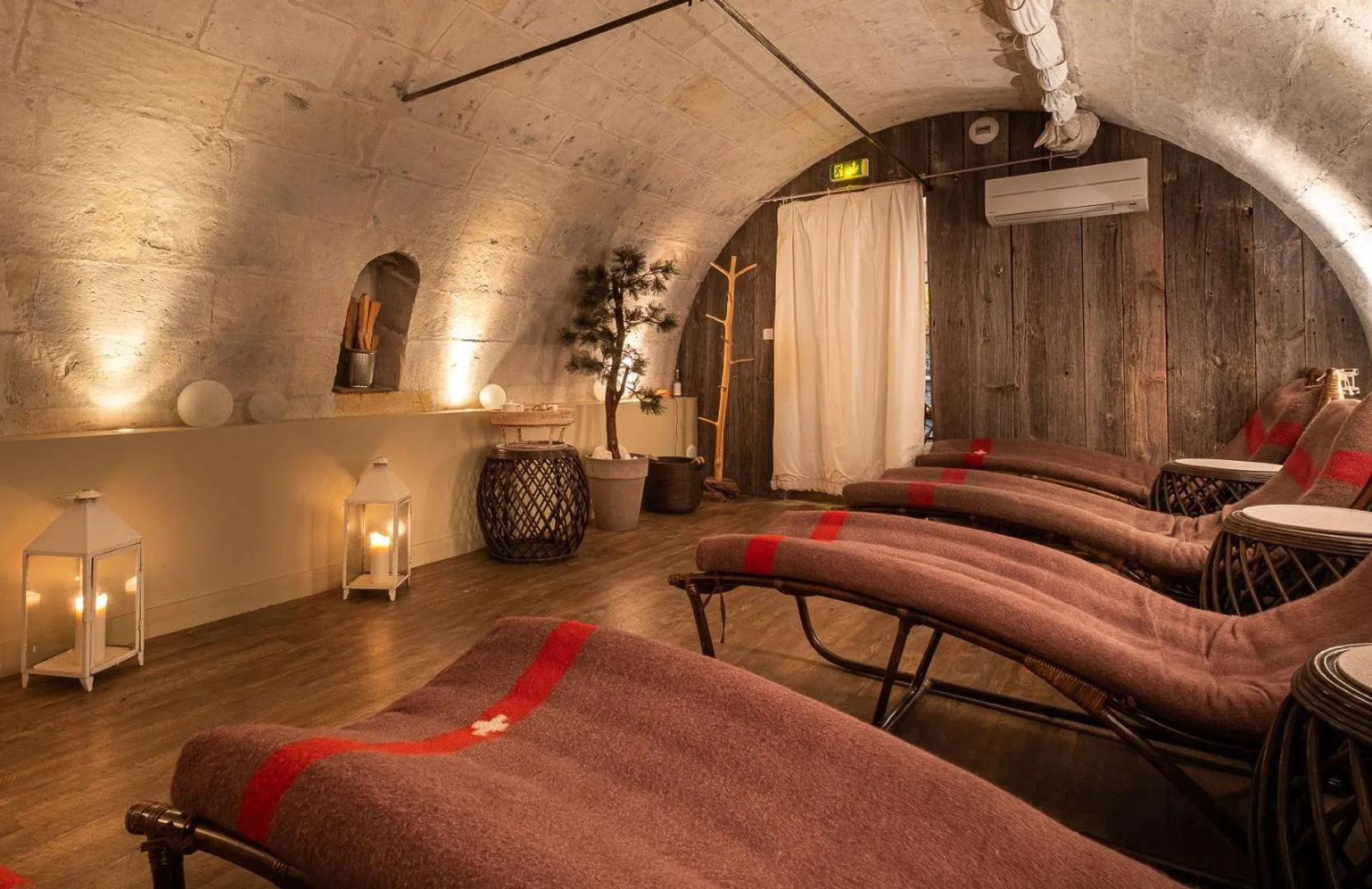 Spa and wellness centre/facilities in La Marine de Loire Hôtel & Spa