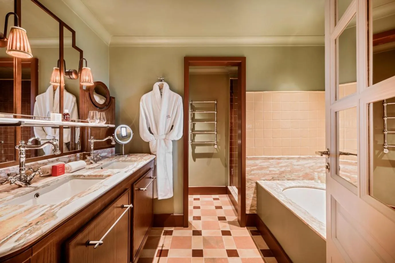 Bathroom, Bed in Le Mas Candille