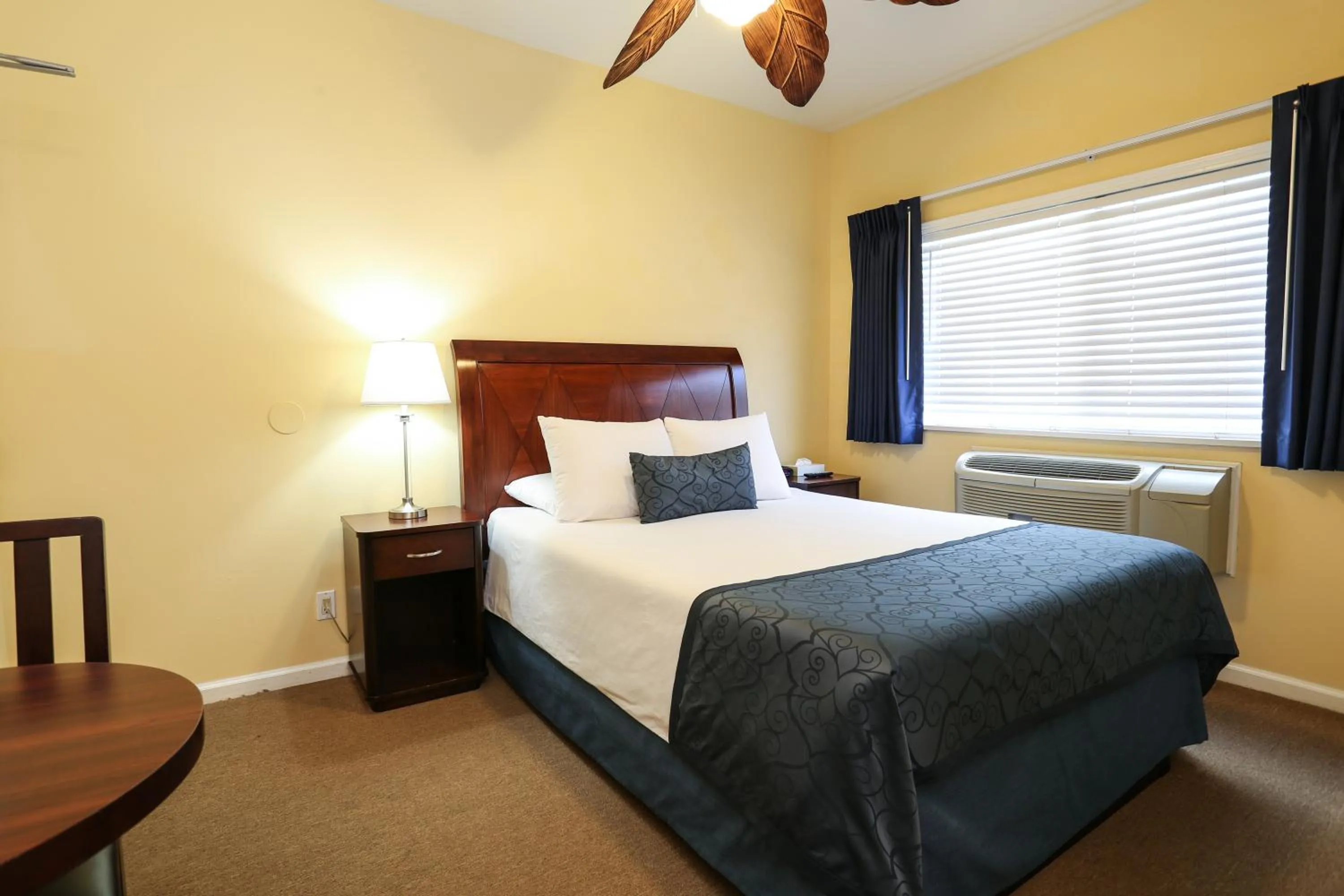 Bed in The Hotel Hollywood