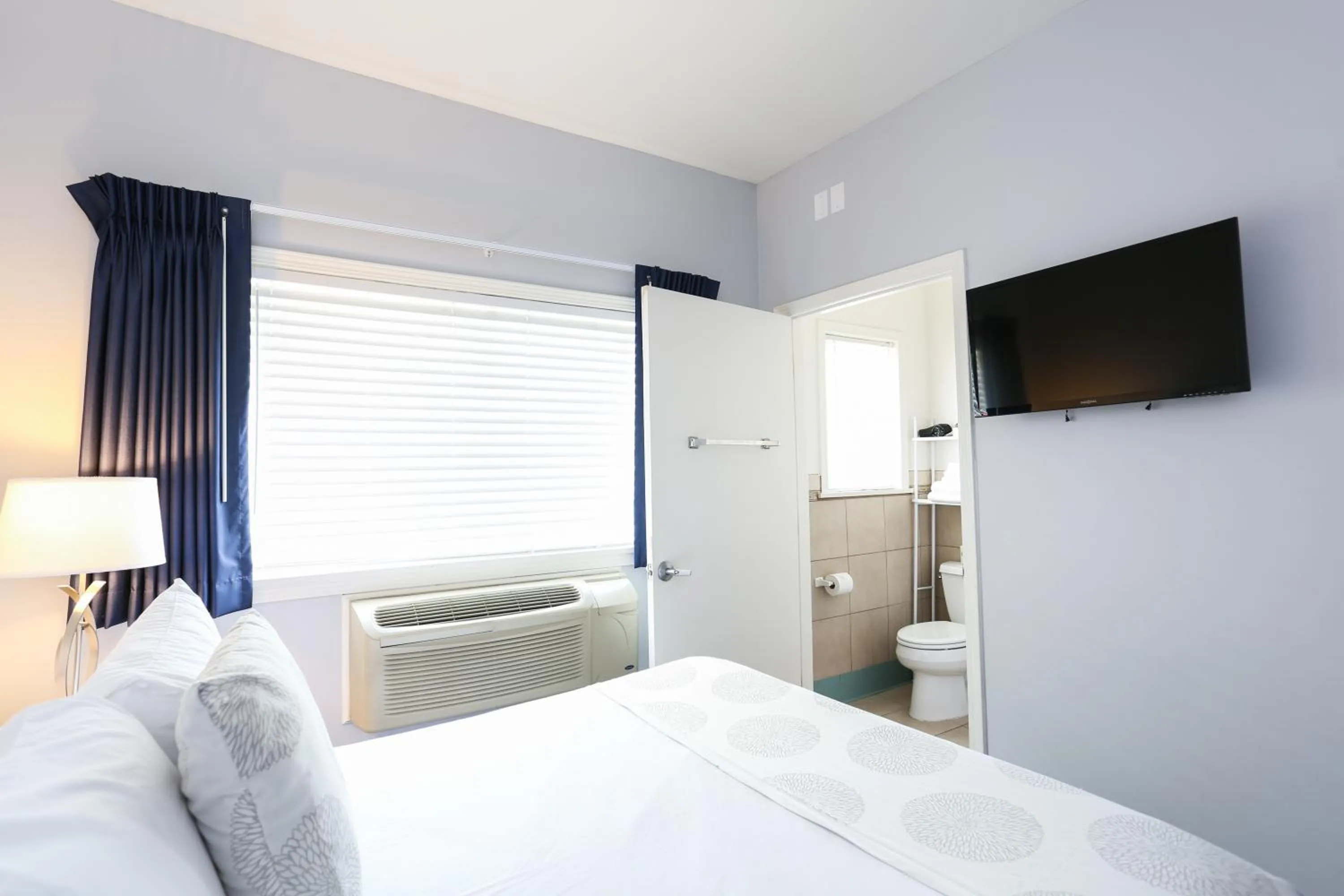 Bed in The Hotel Hollywood