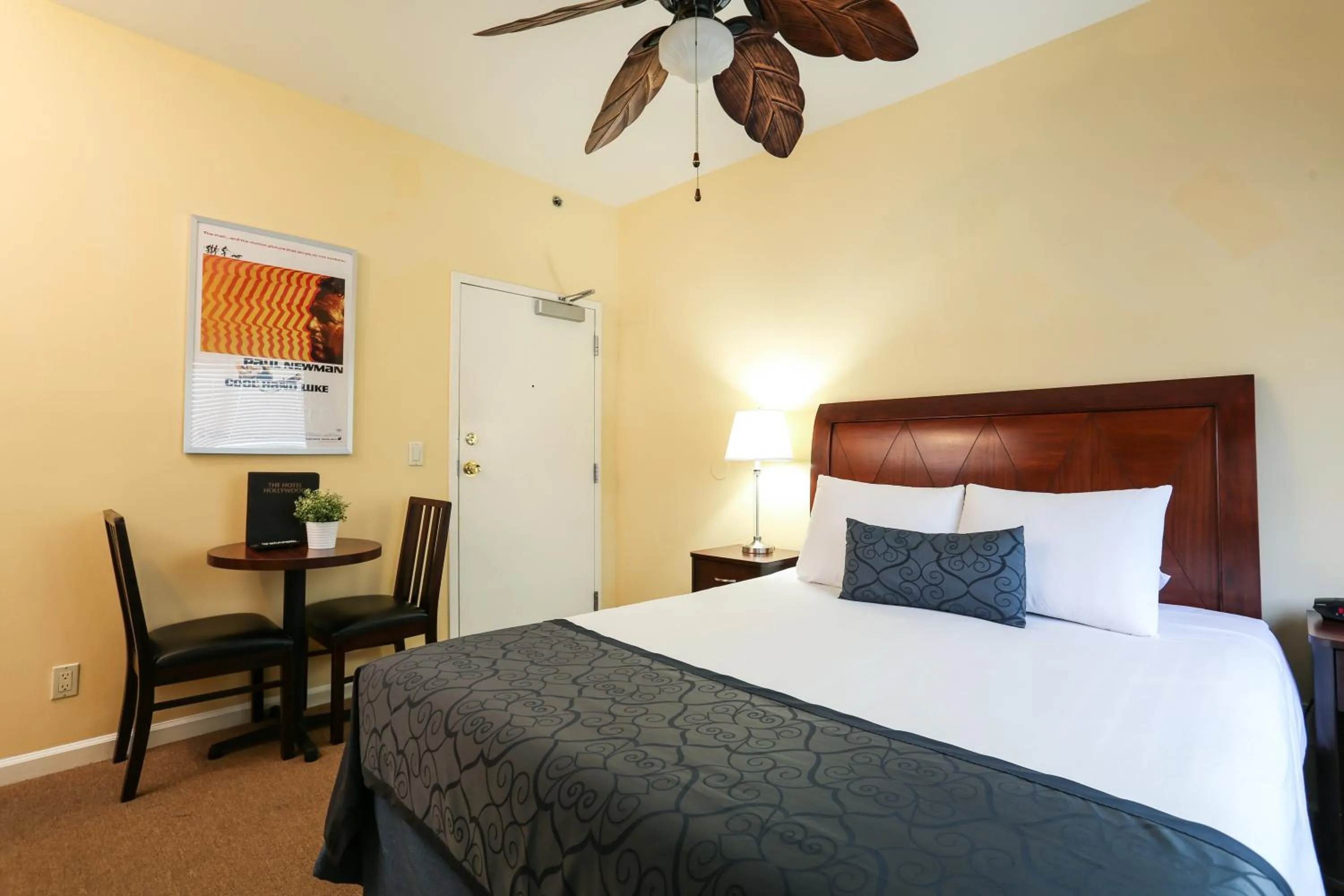 Bed in The Hotel Hollywood