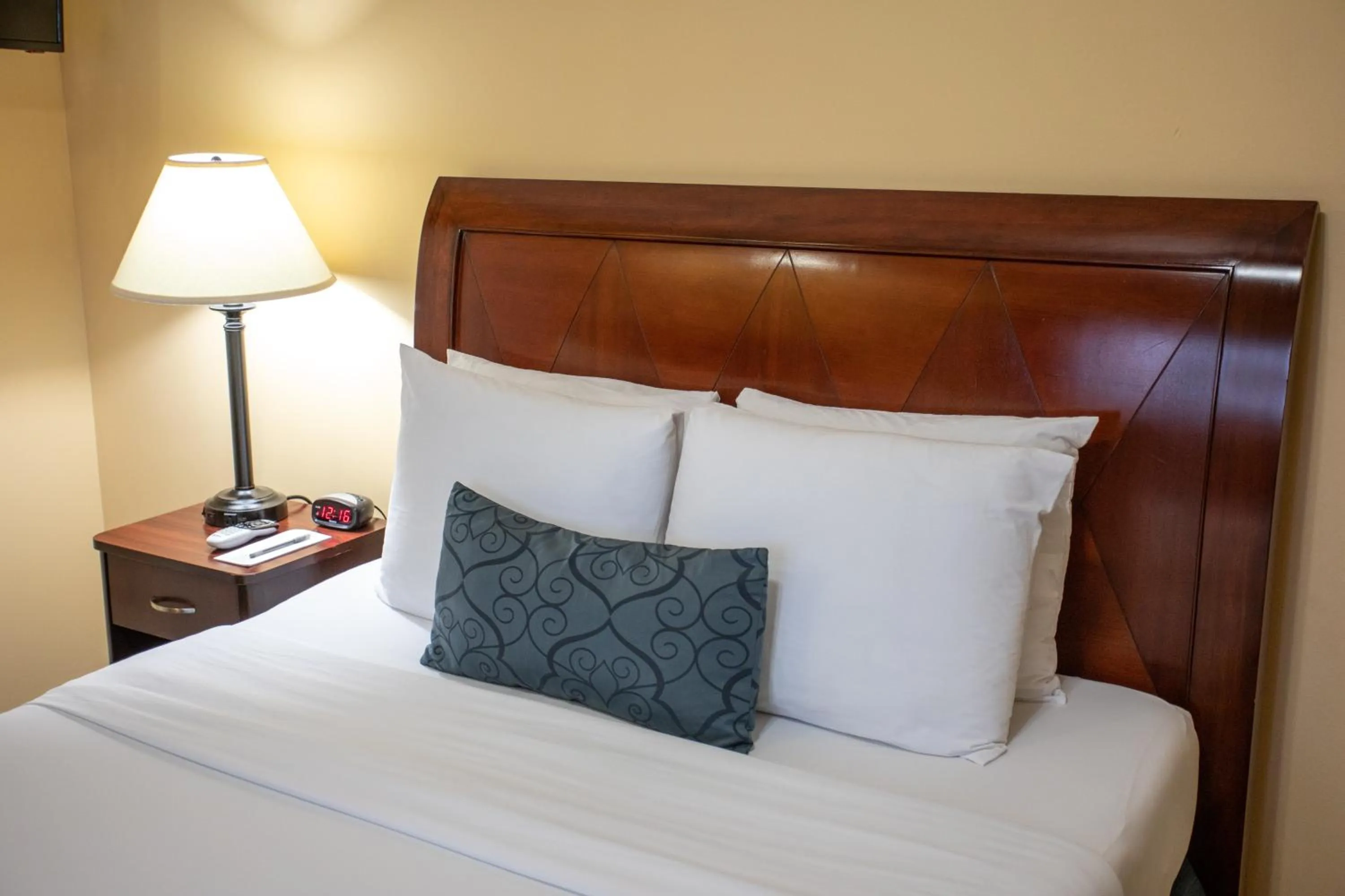 Bed in The Hotel Hollywood