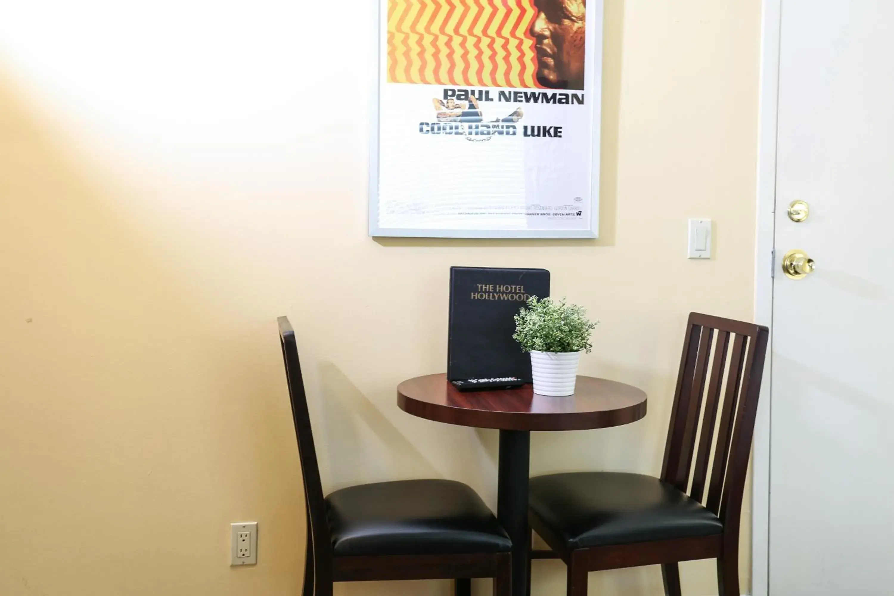 Decorative detail in The Hotel Hollywood Decorative detail in The Hotel Hollywood