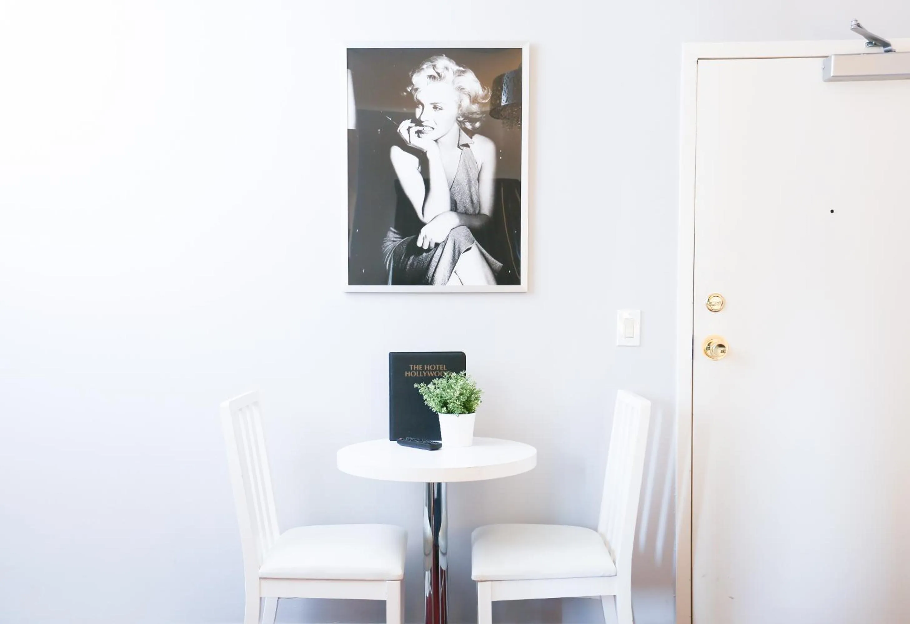 People in The Hotel Hollywood