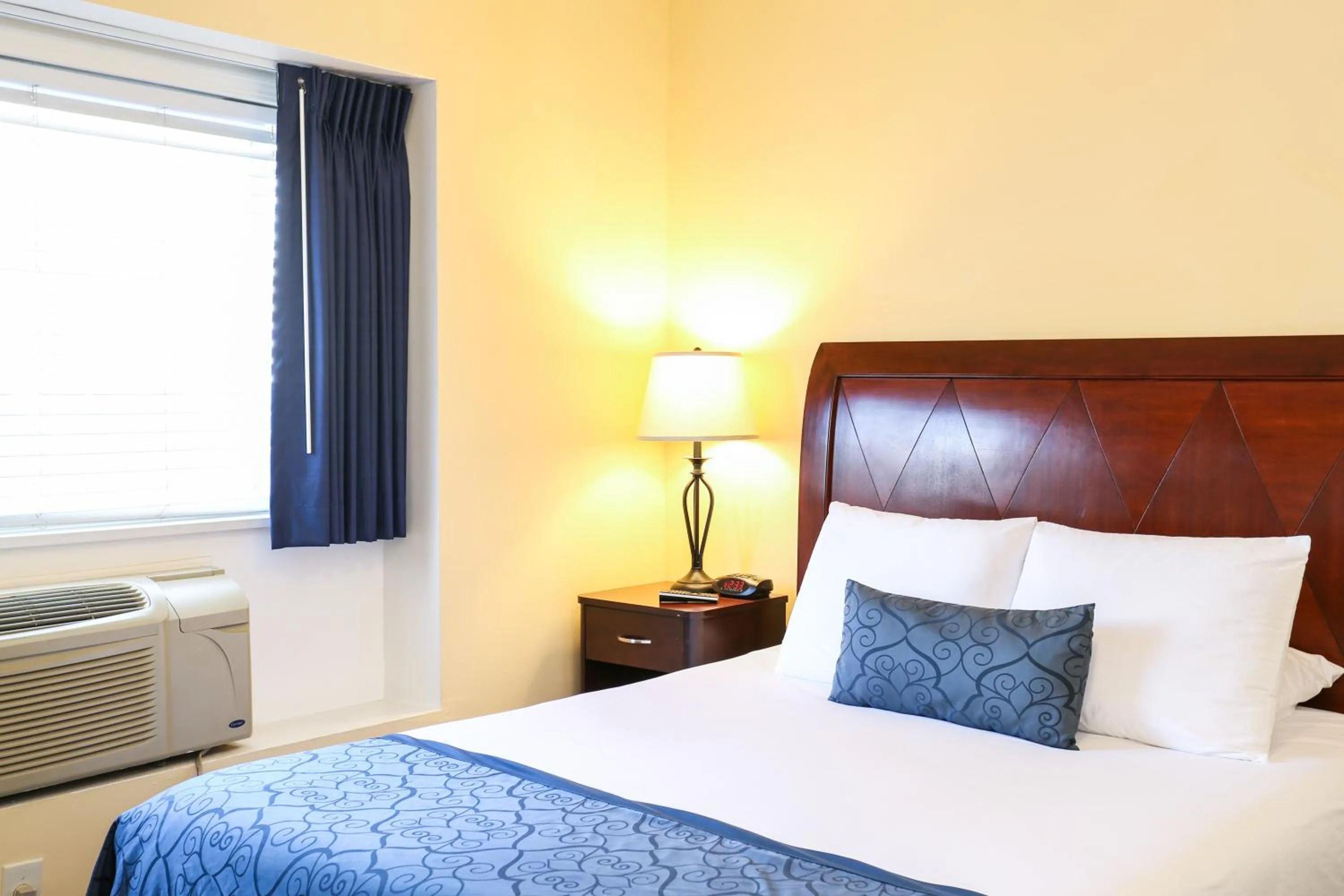 Bed in The Hotel Hollywood