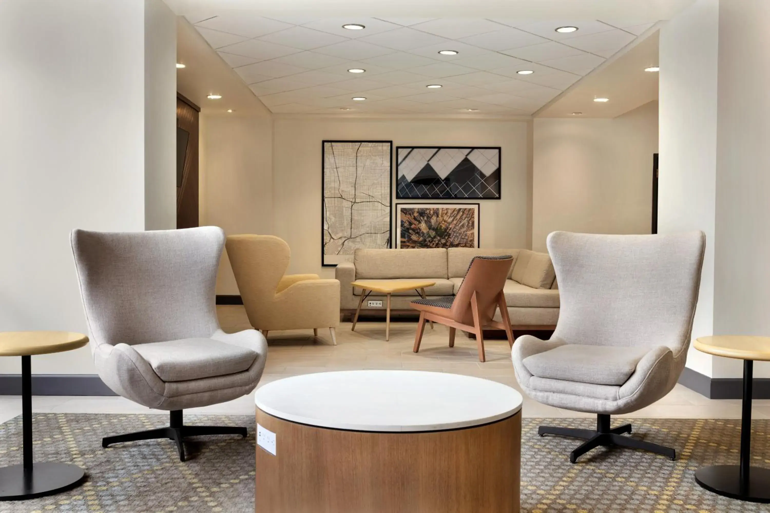 Lobby or reception in Holiday Inn Houston Intercontinental Airport by IHG Lobby or reception in Holiday Inn Houston Intercontinental Airport by IHG