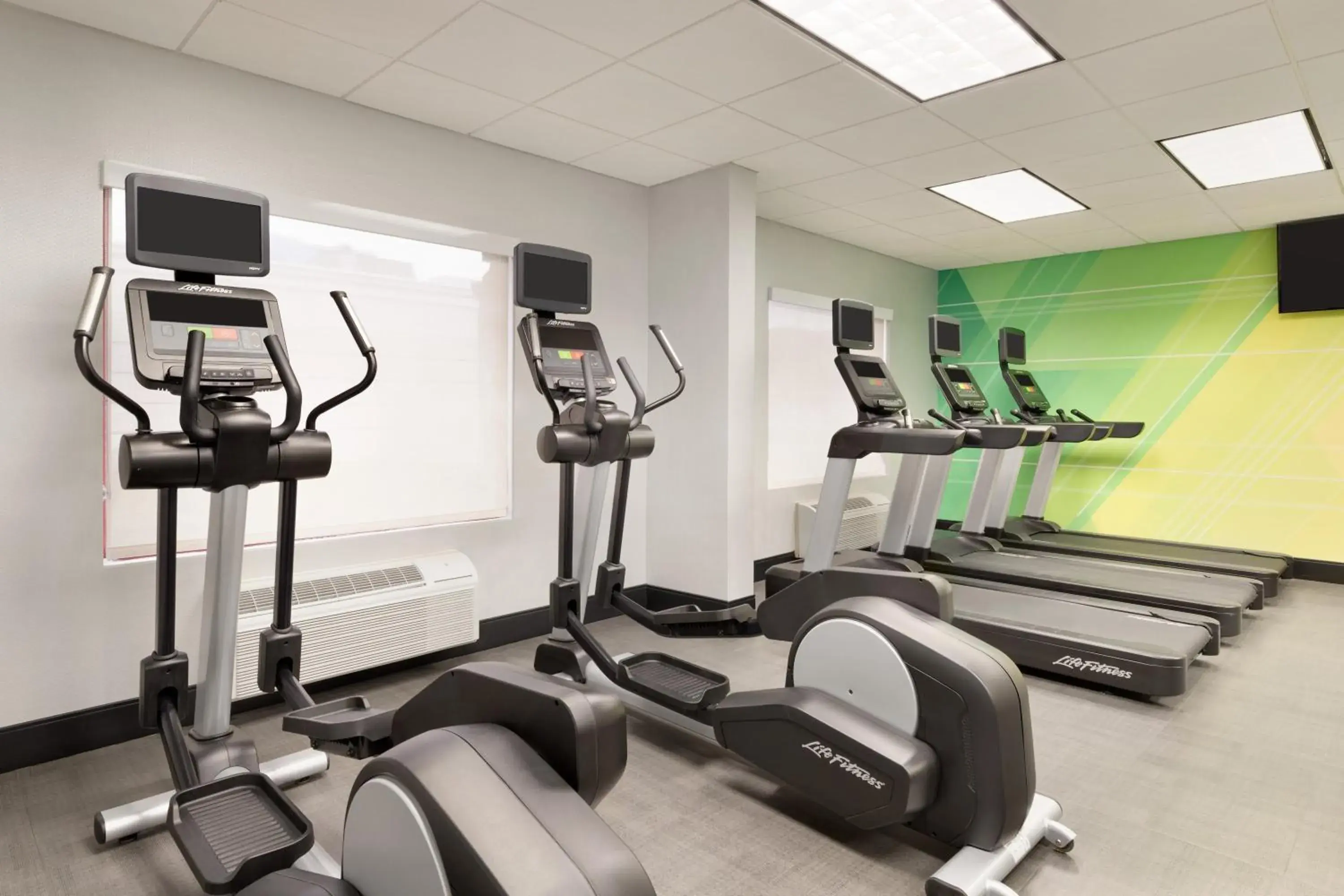 Fitness centre/facilities in Holiday Inn Houston Intercontinental Airport by IHG Fitness centre/facilities in Holiday Inn Houston Intercontinental Airport by IHG