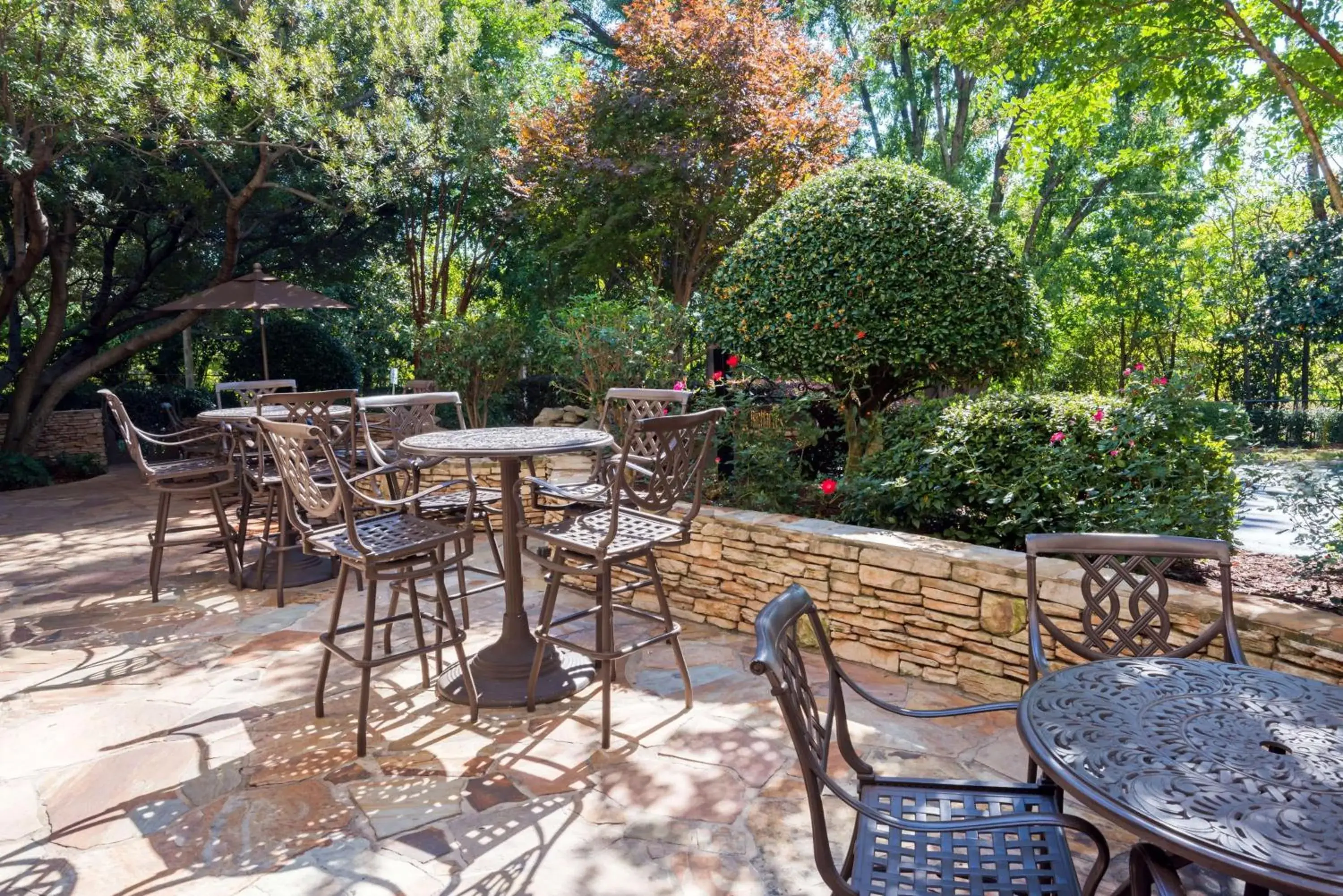 Property building in Sonesta Atlanta Airport North Property building in Sonesta Atlanta Airport North