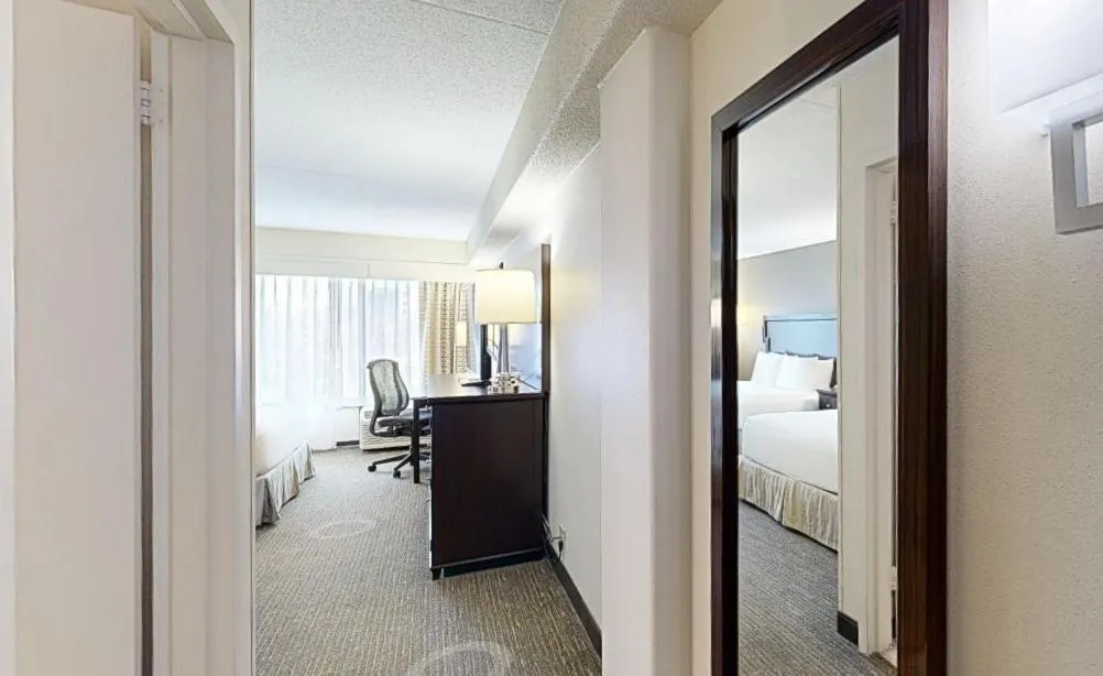 Bedroom, Bed in Wyndham Philadelphia-Historic District