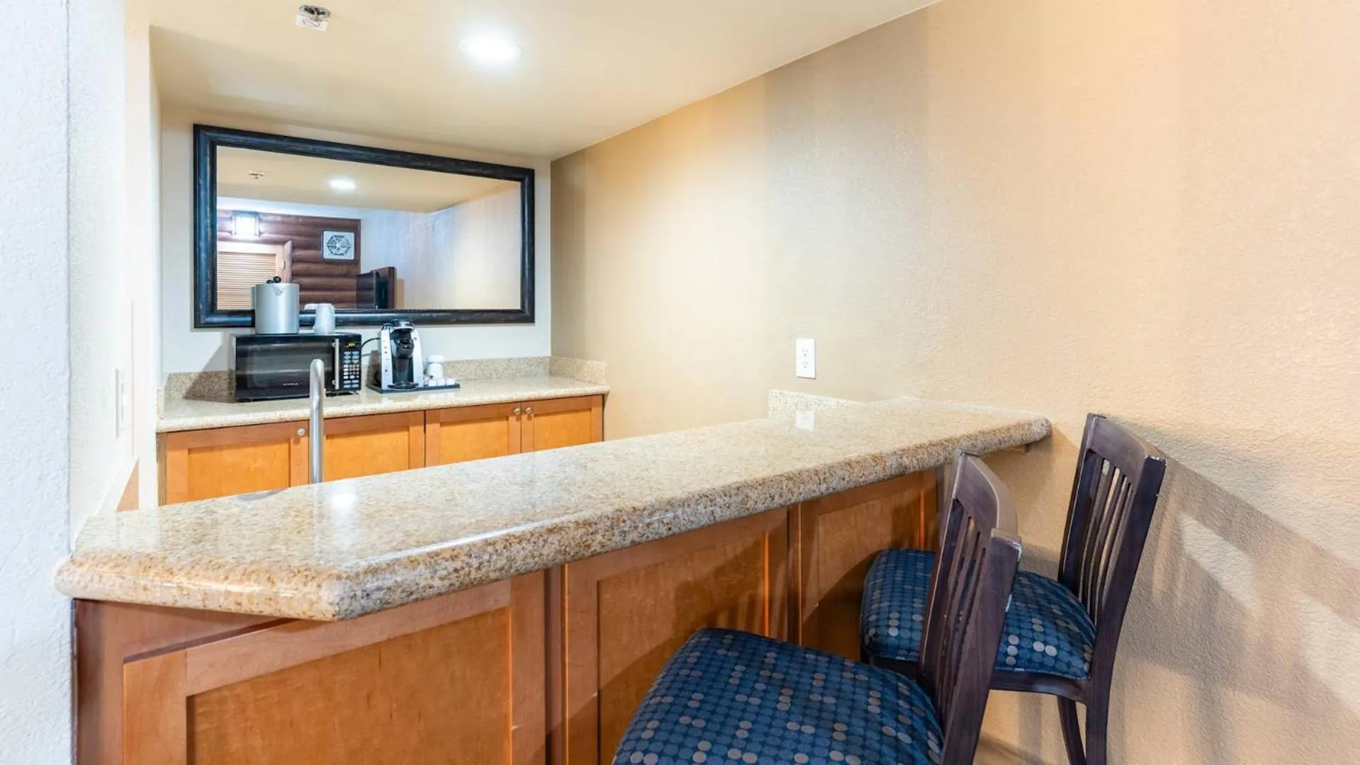 Grand Canyon Hotel & Suites