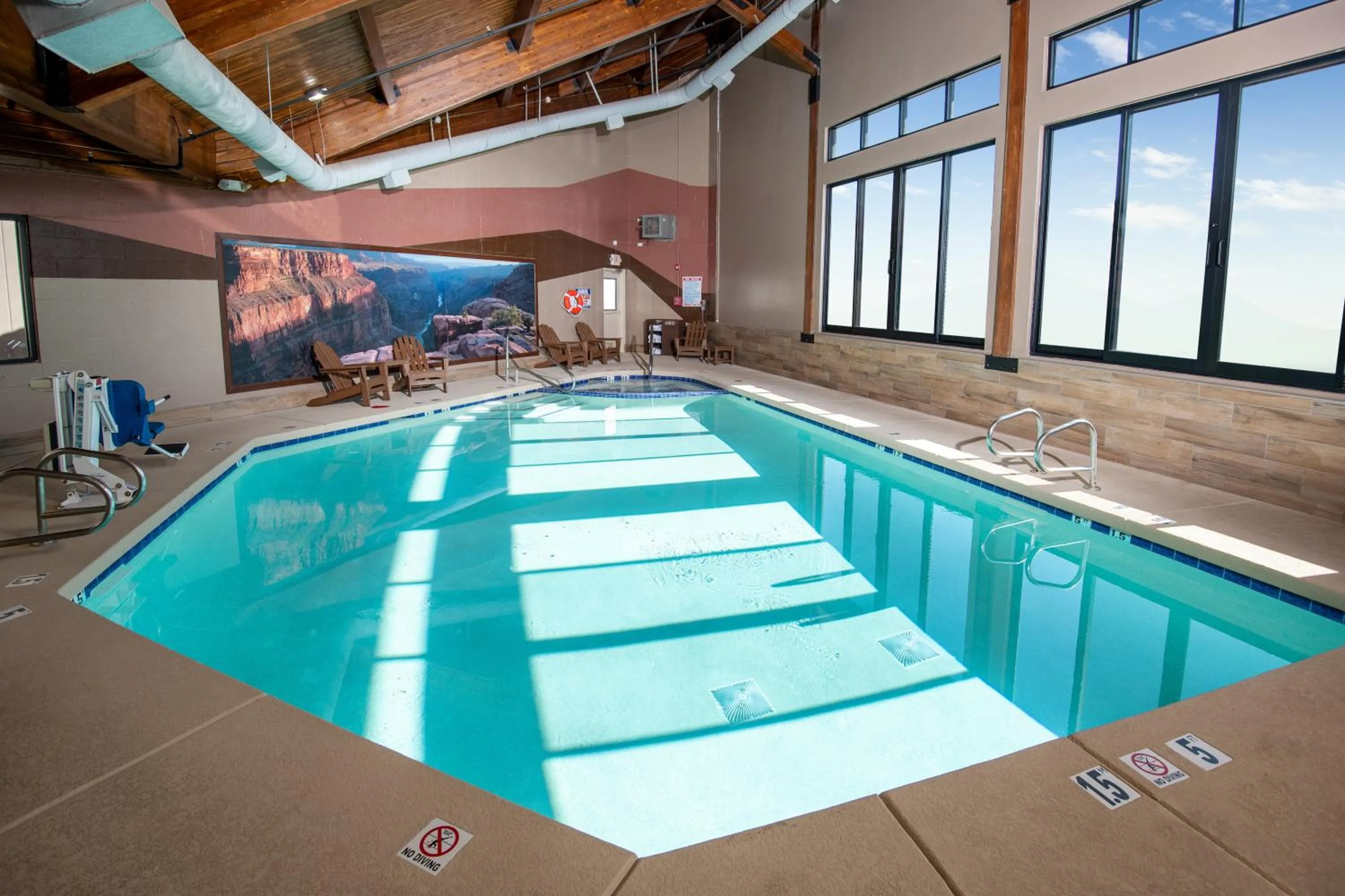Swimming pool in Holiday Inn Express Grand Canyon, an IHG Hotel