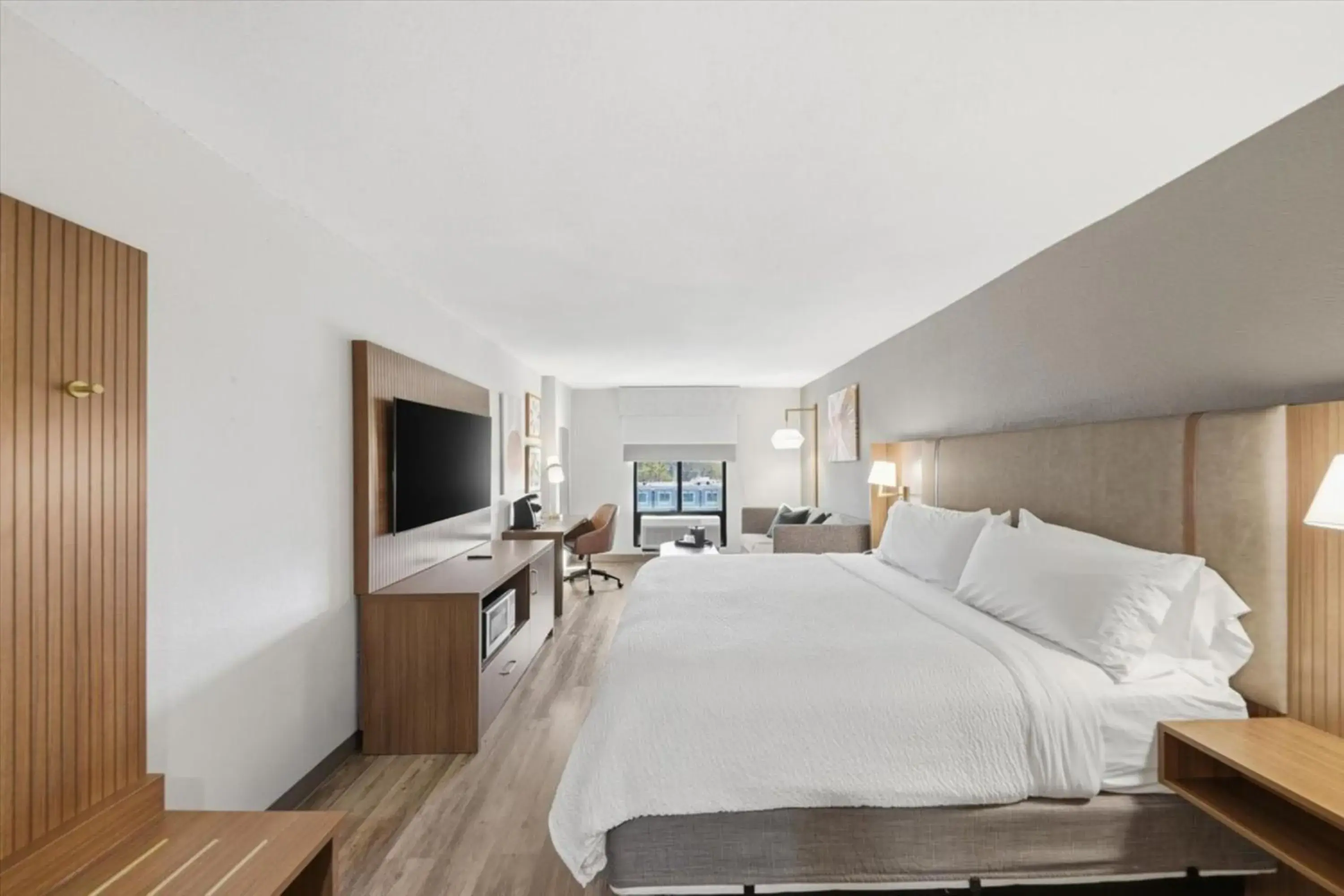 Photo of the whole room, Bed in Holiday Inn Hotel Atlanta-Tucker, a Full Service Hotel Photo of the whole room, Bed in Holiday Inn Hotel Atlanta-Tucker, a Full Service Hotel