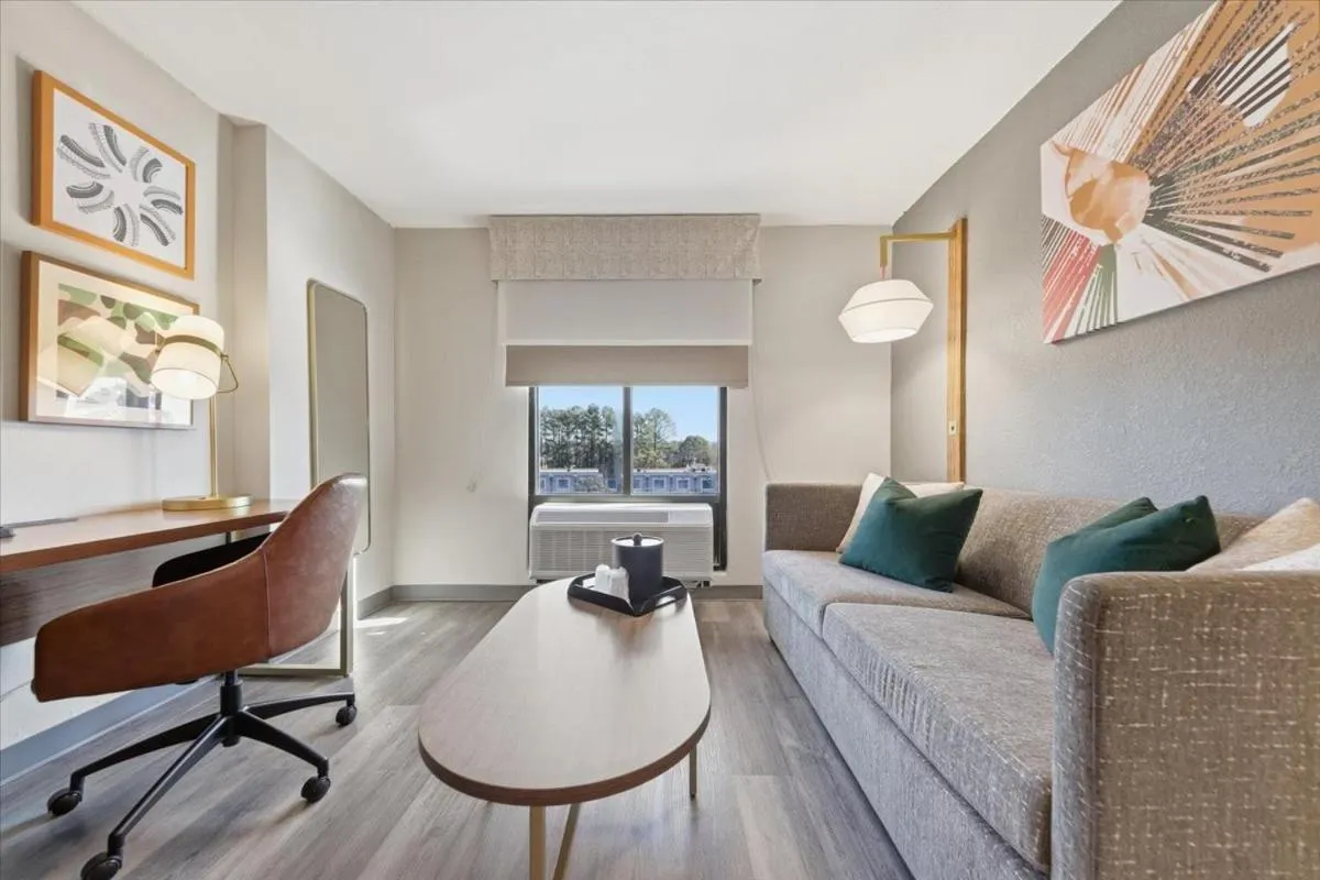 Holiday Inn Hotel Atlanta-Tucker, a Full Service Hotel