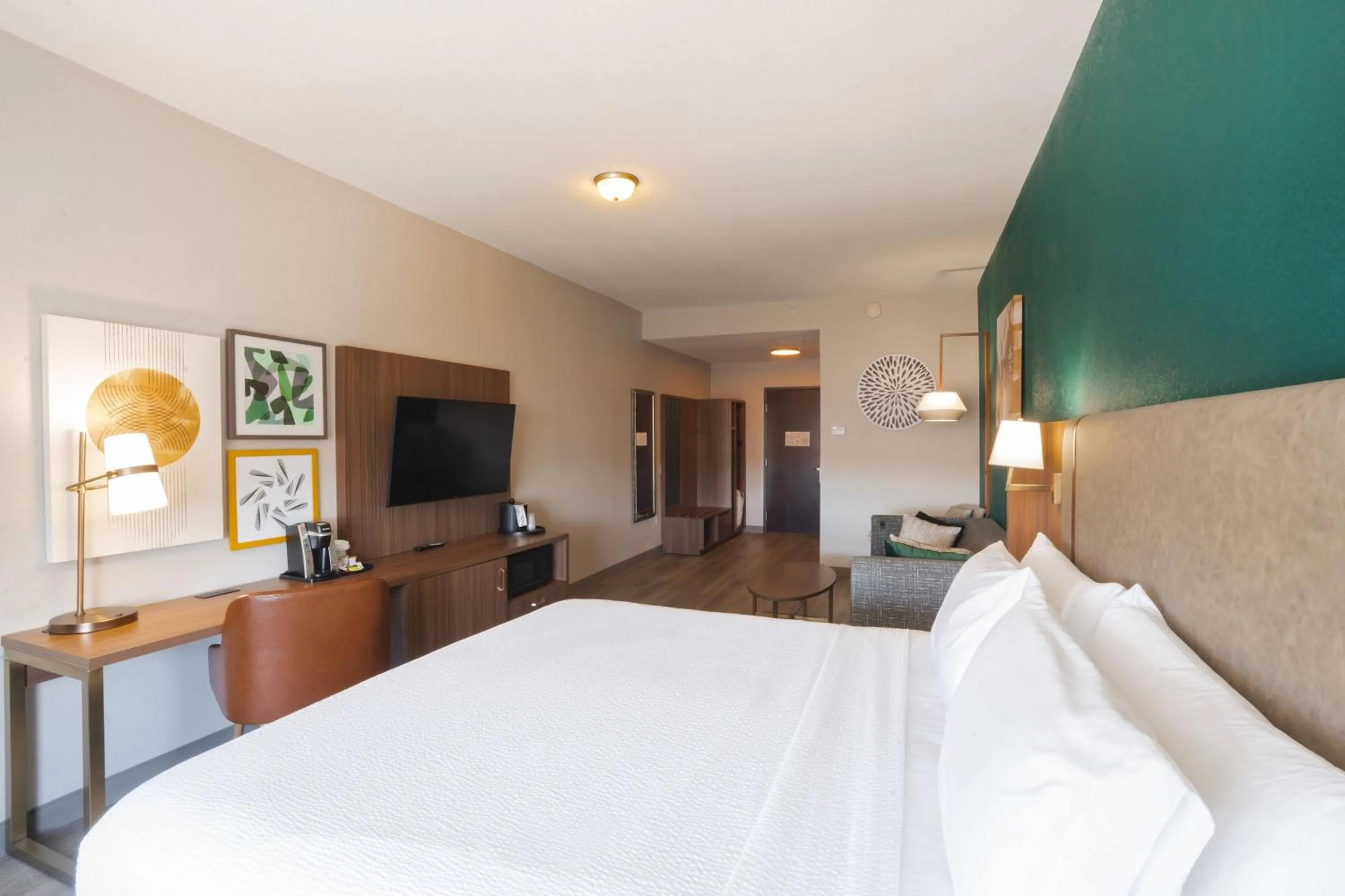 Photo of the whole room, Bed in Holiday Inn Hou Energy Corridor Eldridge by IHG