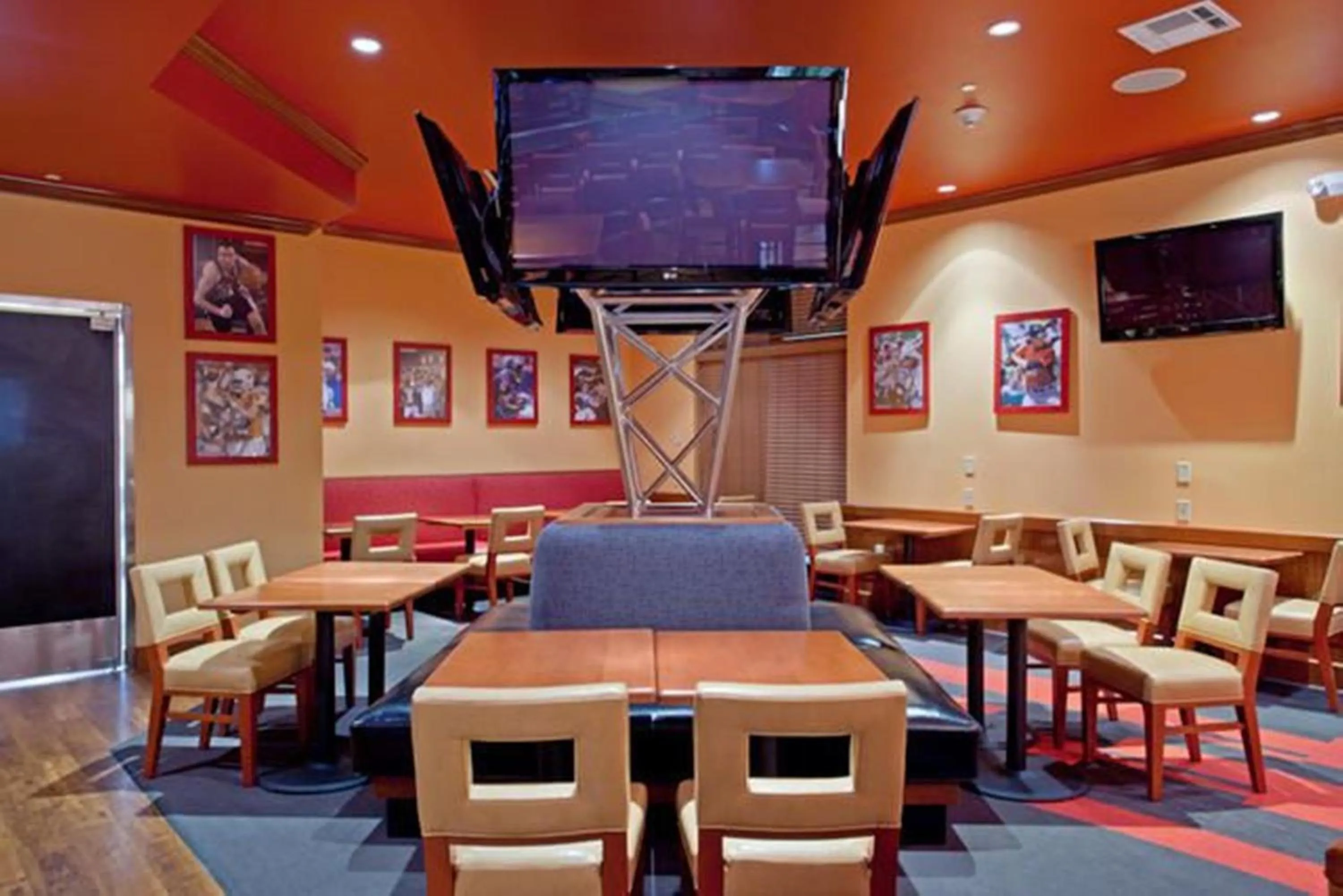 Restaurant/places to eat in Holiday Inn Hou Energy Corridor Eldridge by IHG