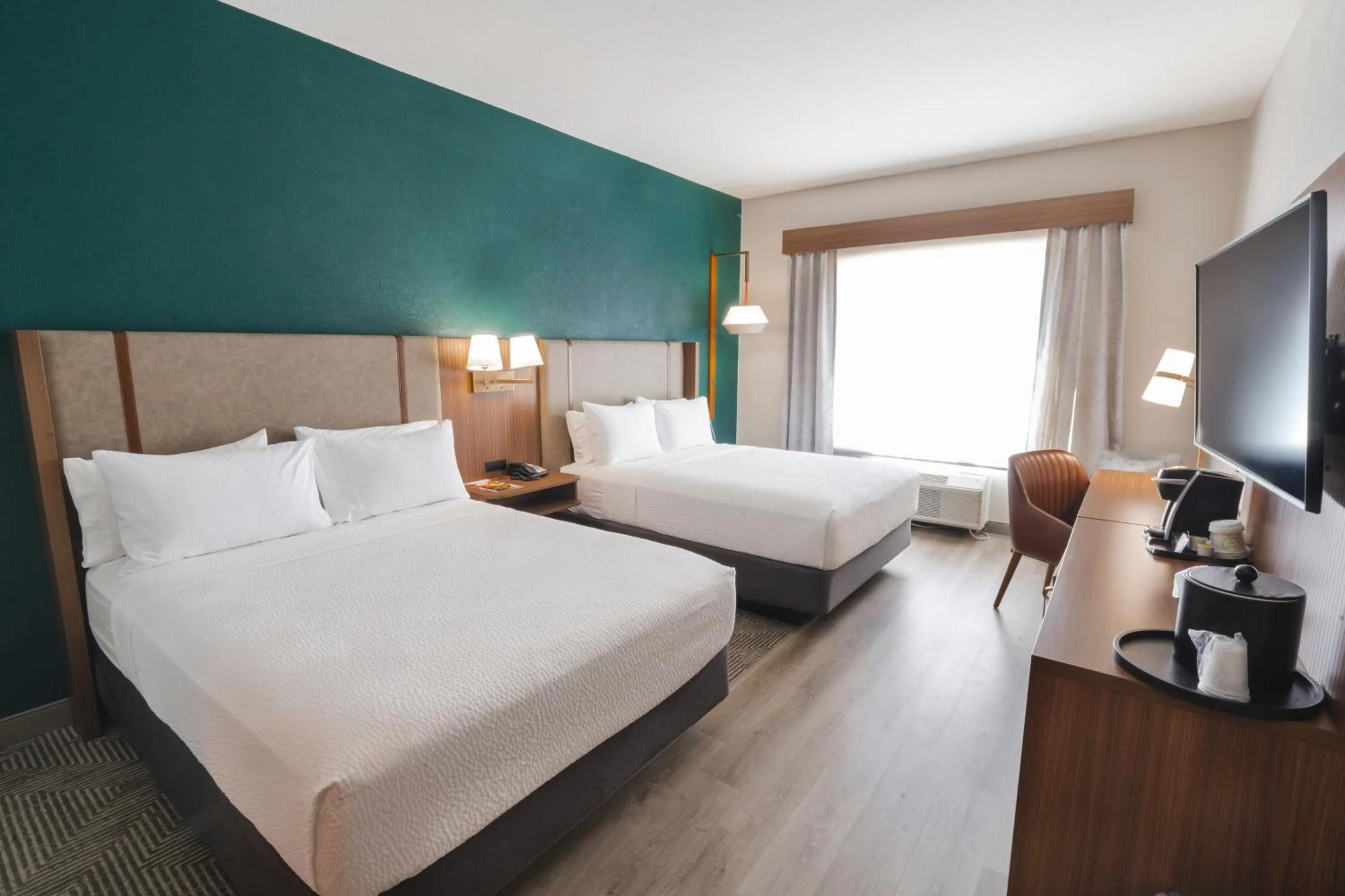 Photo of the whole room, Bed in Holiday Inn Hou Energy Corridor Eldridge by IHG