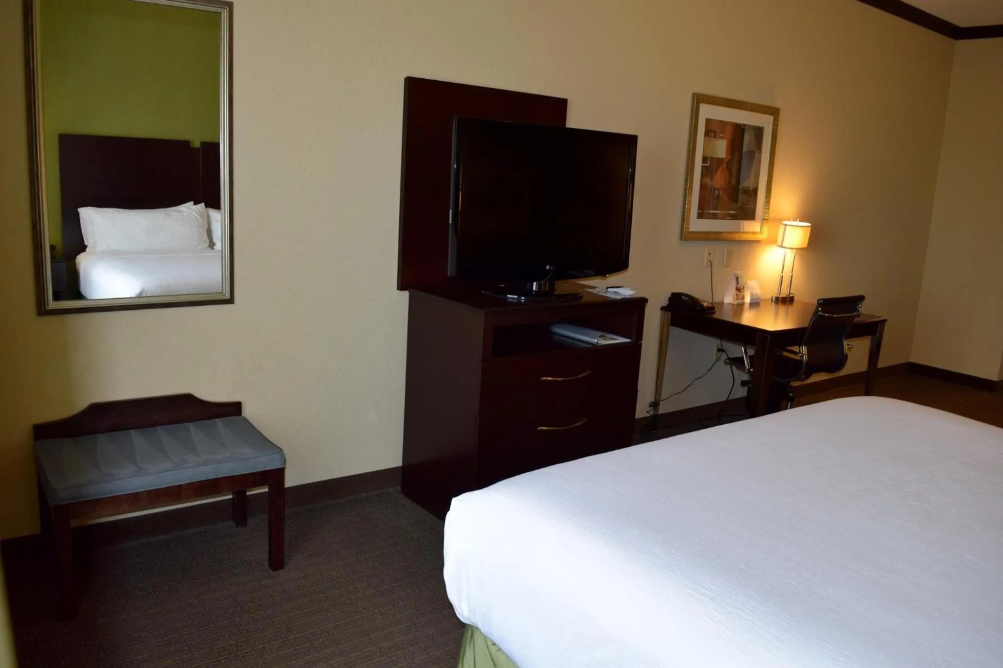 Photo of the whole room, Bed in Holiday Inn Hou Energy Corridor Eldridge by IHG