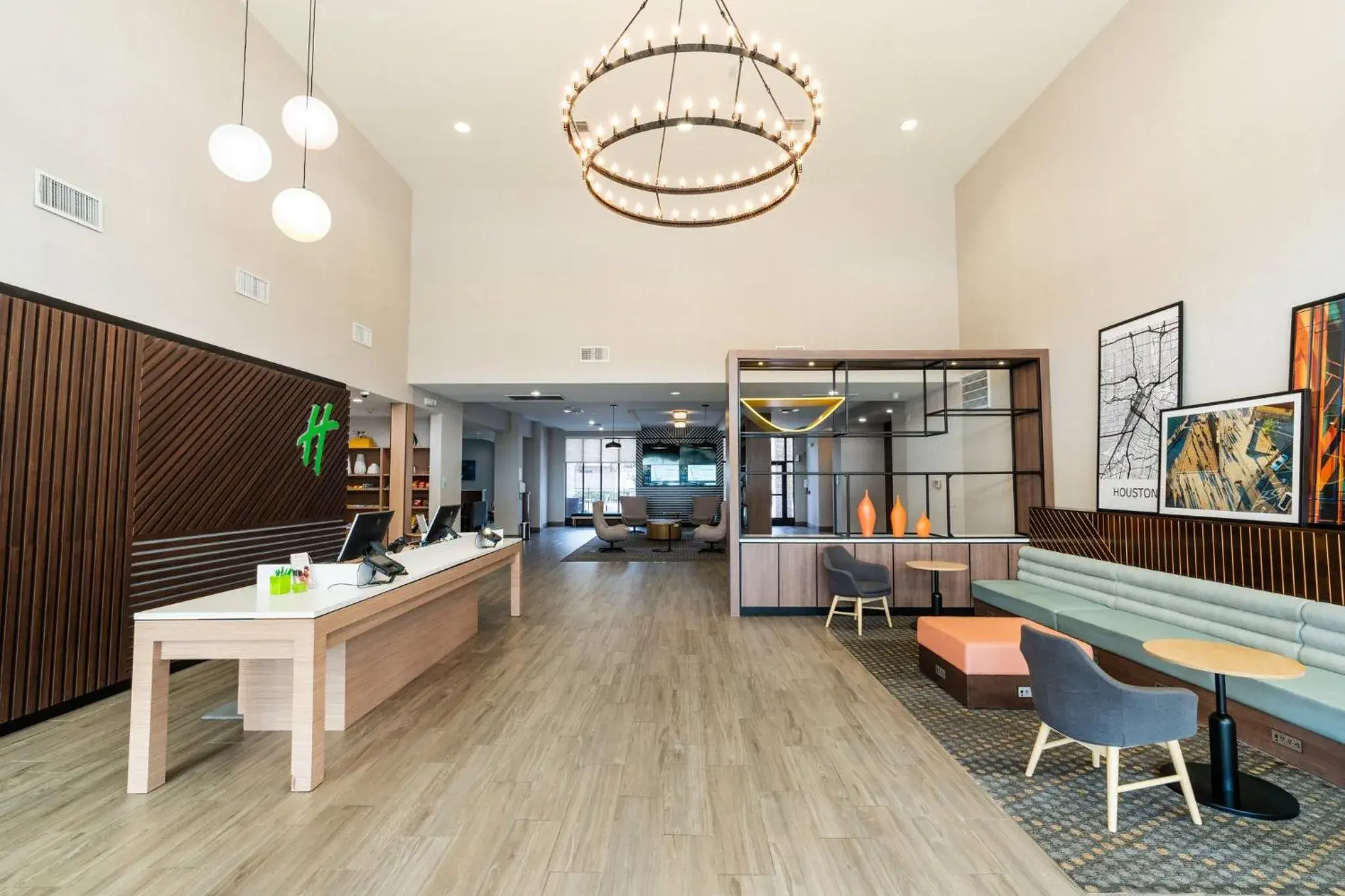 Property building in Holiday Inn Hou Energy Corridor Eldridge by IHG Property building in Holiday Inn Hou Energy Corridor Eldridge by IHG