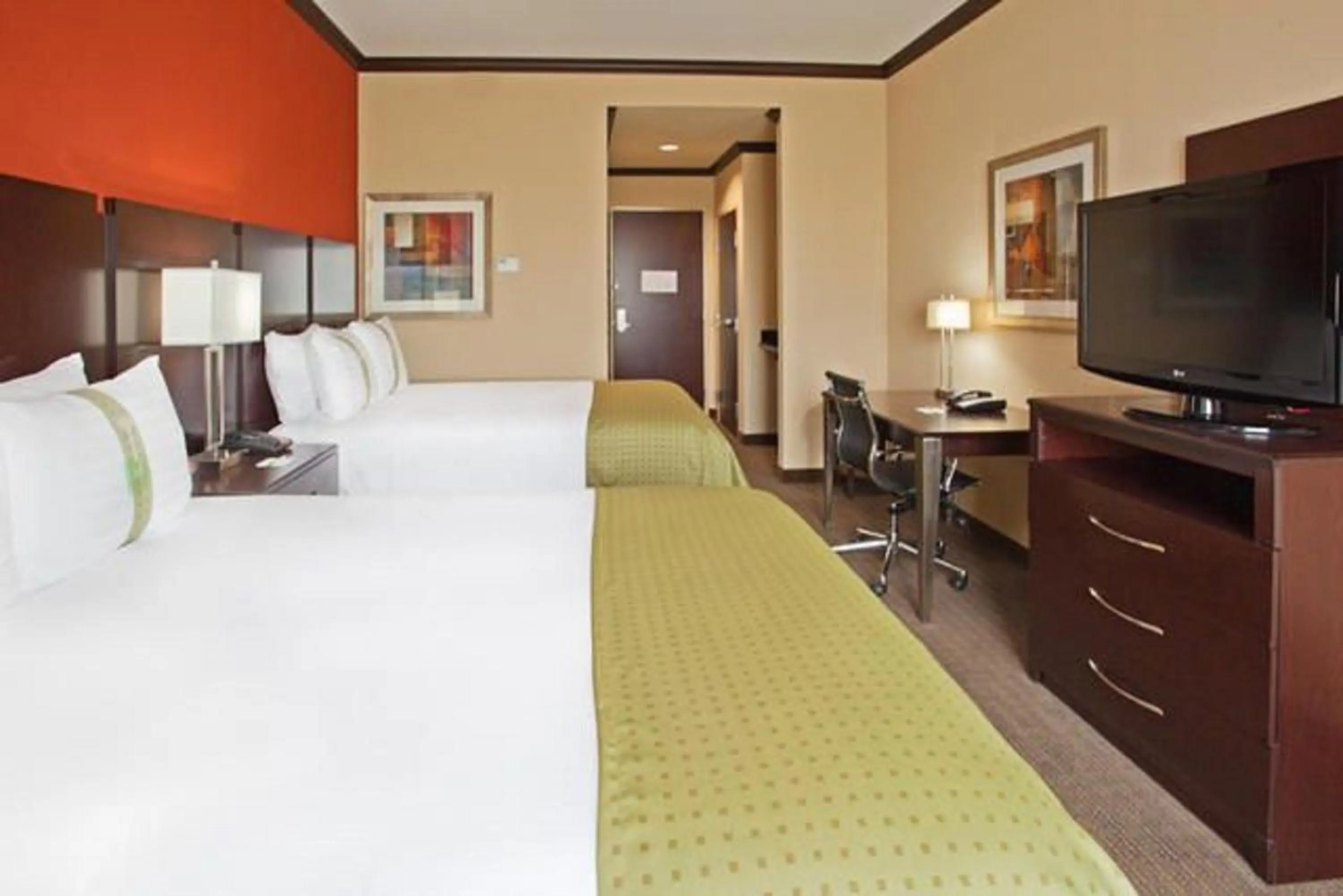 Photo of the whole room, Bed in Holiday Inn Hou Energy Corridor Eldridge by IHG