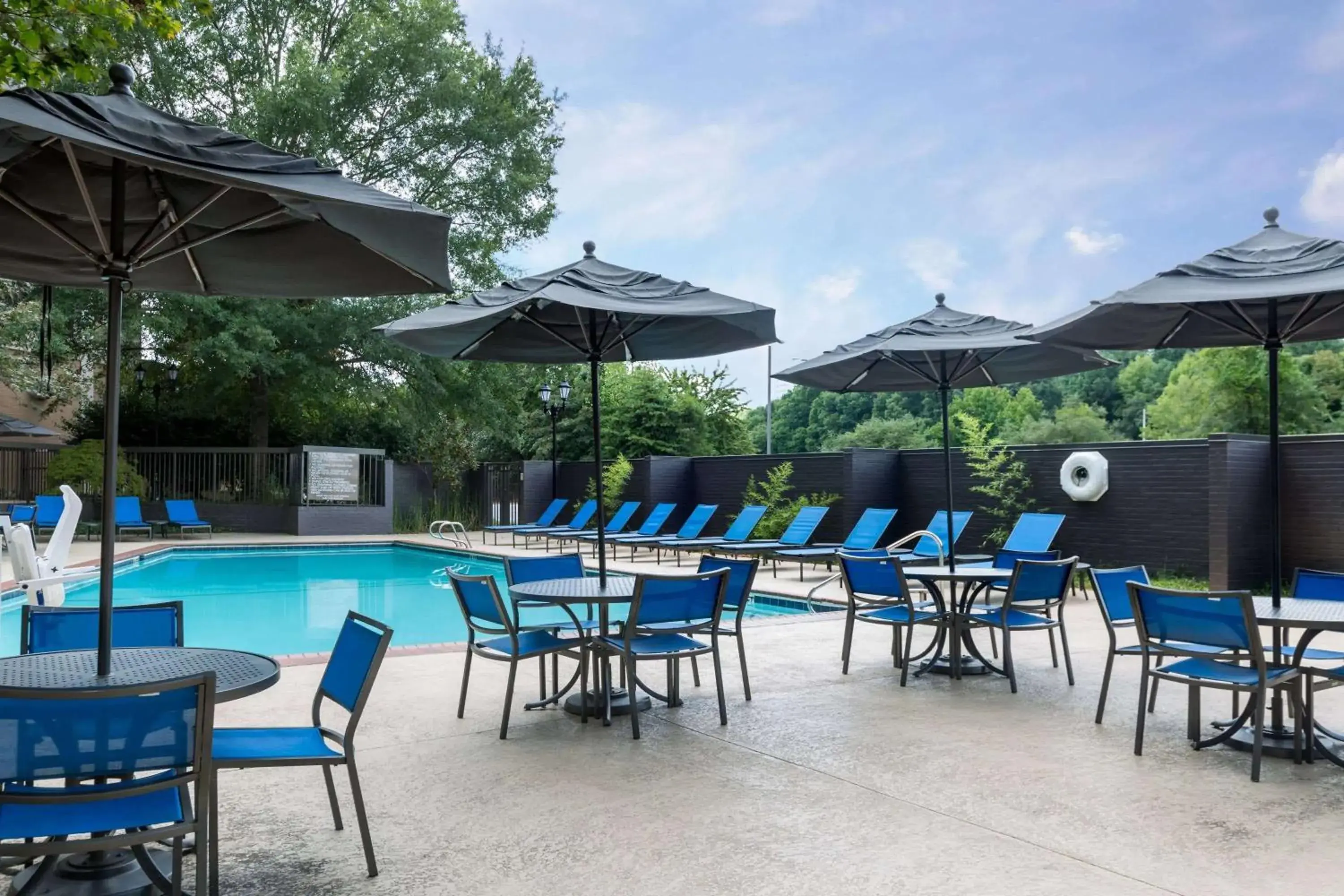 Pool view in Sonesta Atlanta Northwest Galleria - Marietta Pool view in Sonesta Atlanta Northwest Galleria - Marietta