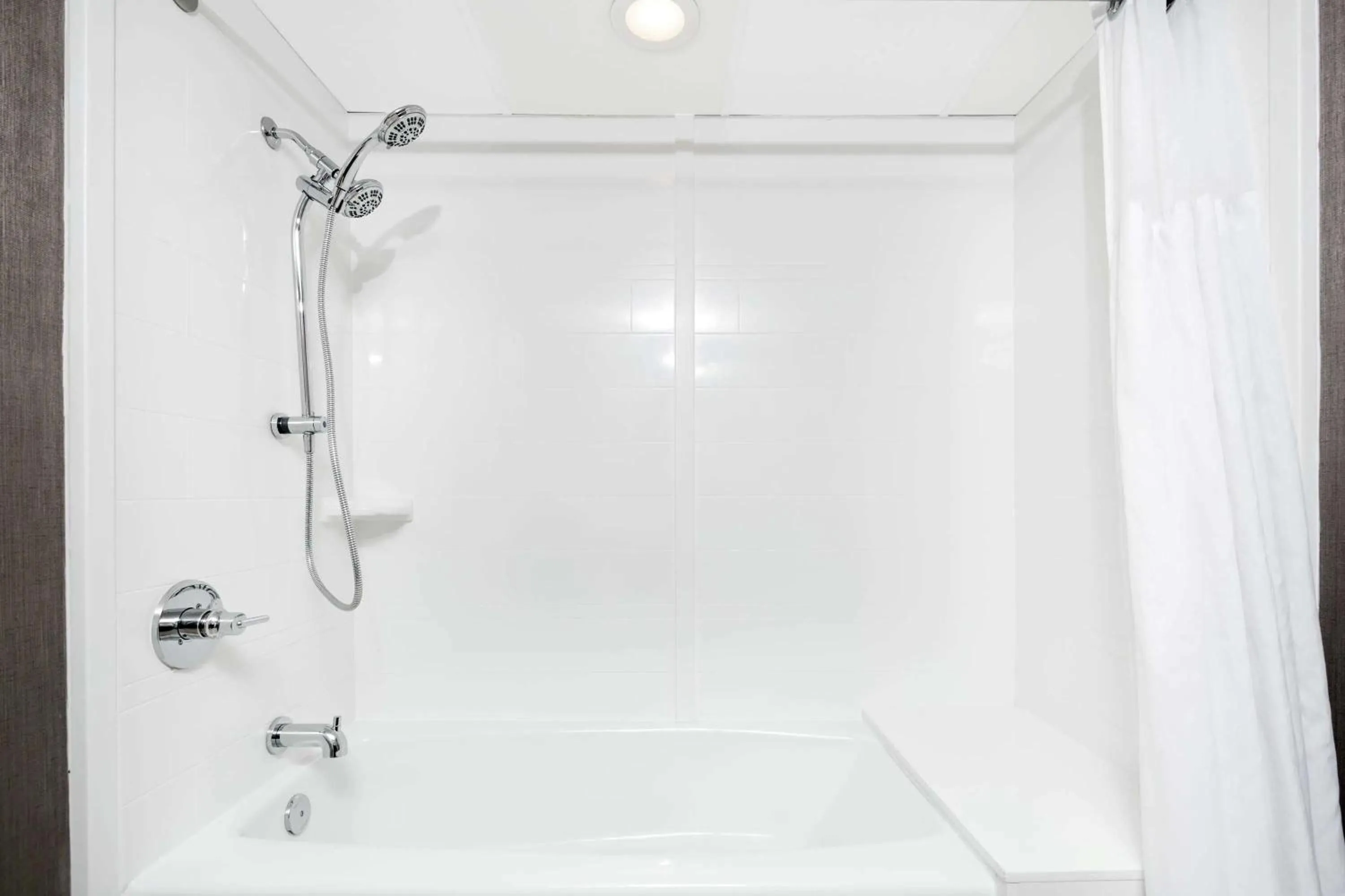 Bathroom in Sonesta Atlanta Northwest Galleria - Marietta