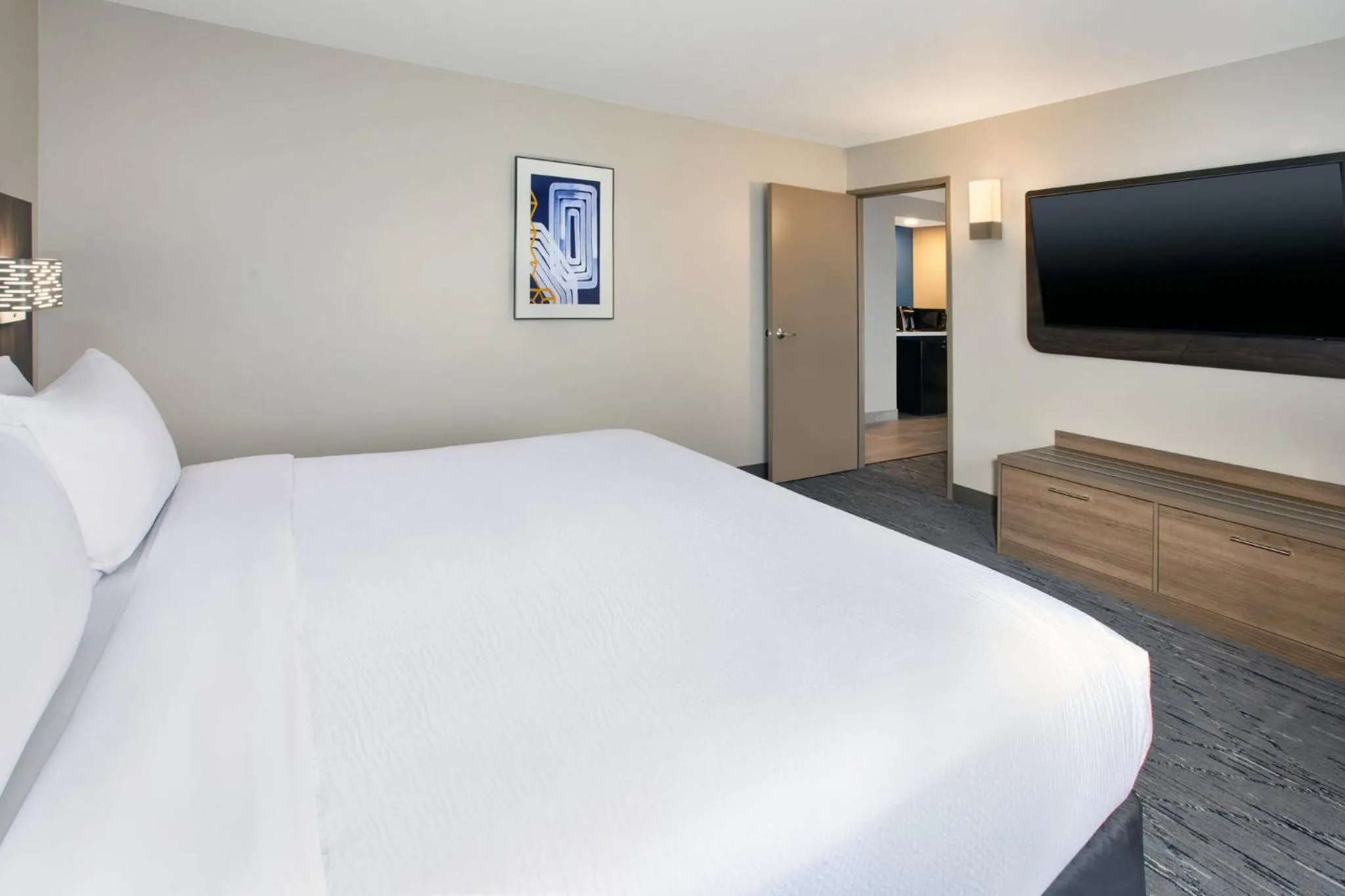 Photo of the whole room, Bed in Holiday Inn Express Hotel & Suites Pittsburgh Airport by IHG