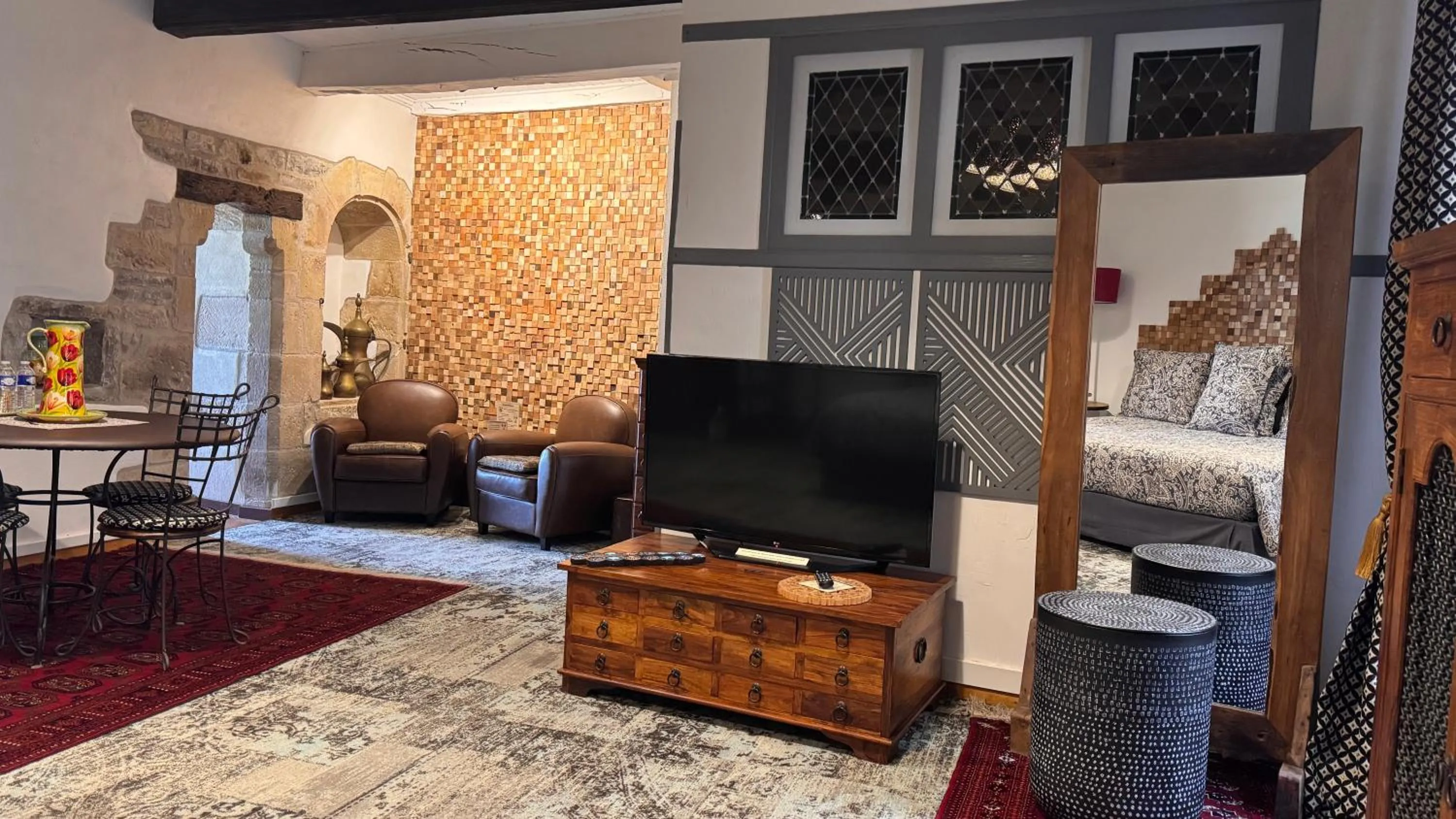 TV and multimedia in D'Ici et D'Ailleurs