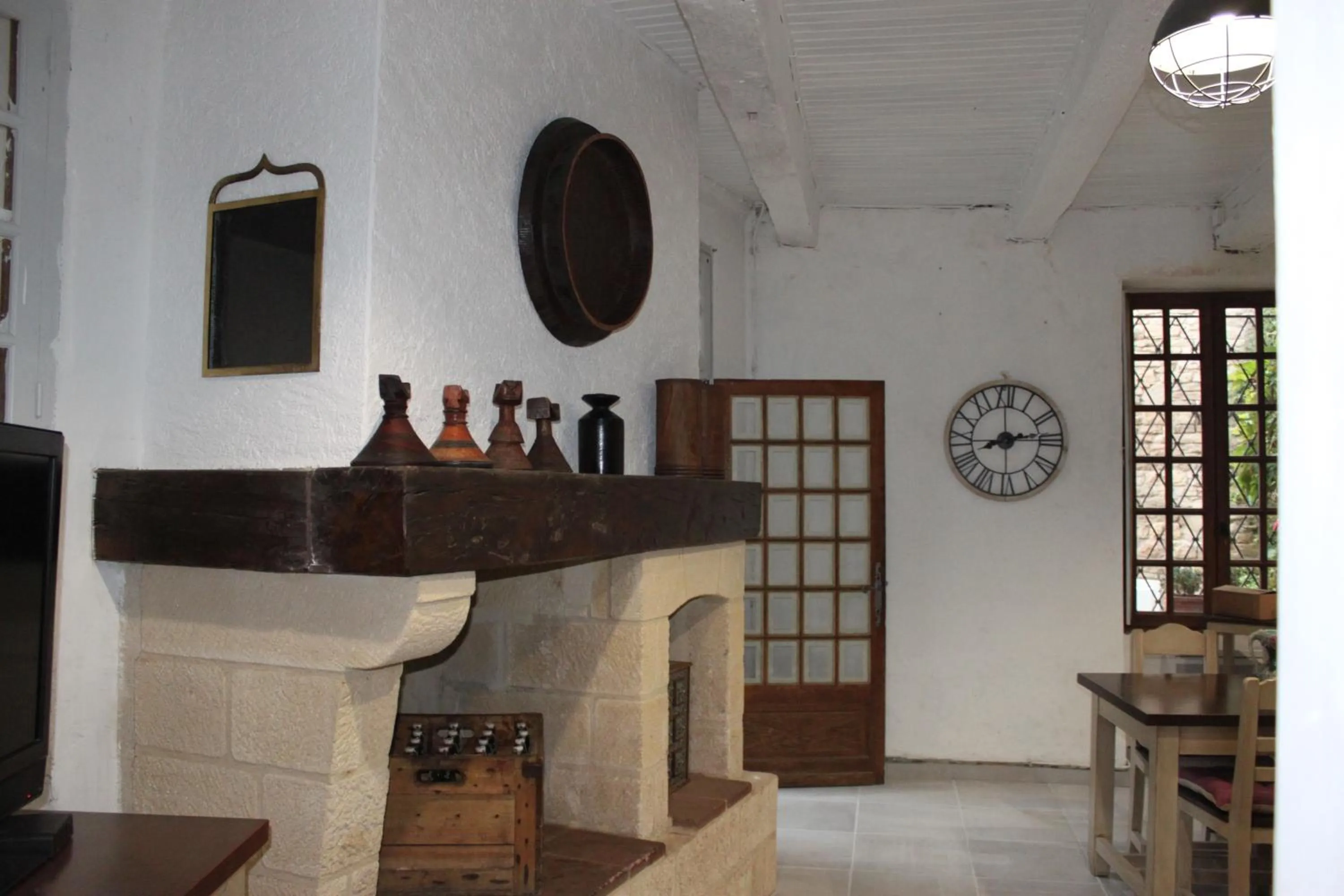 Decorative detail in D'Ici et D'Ailleurs